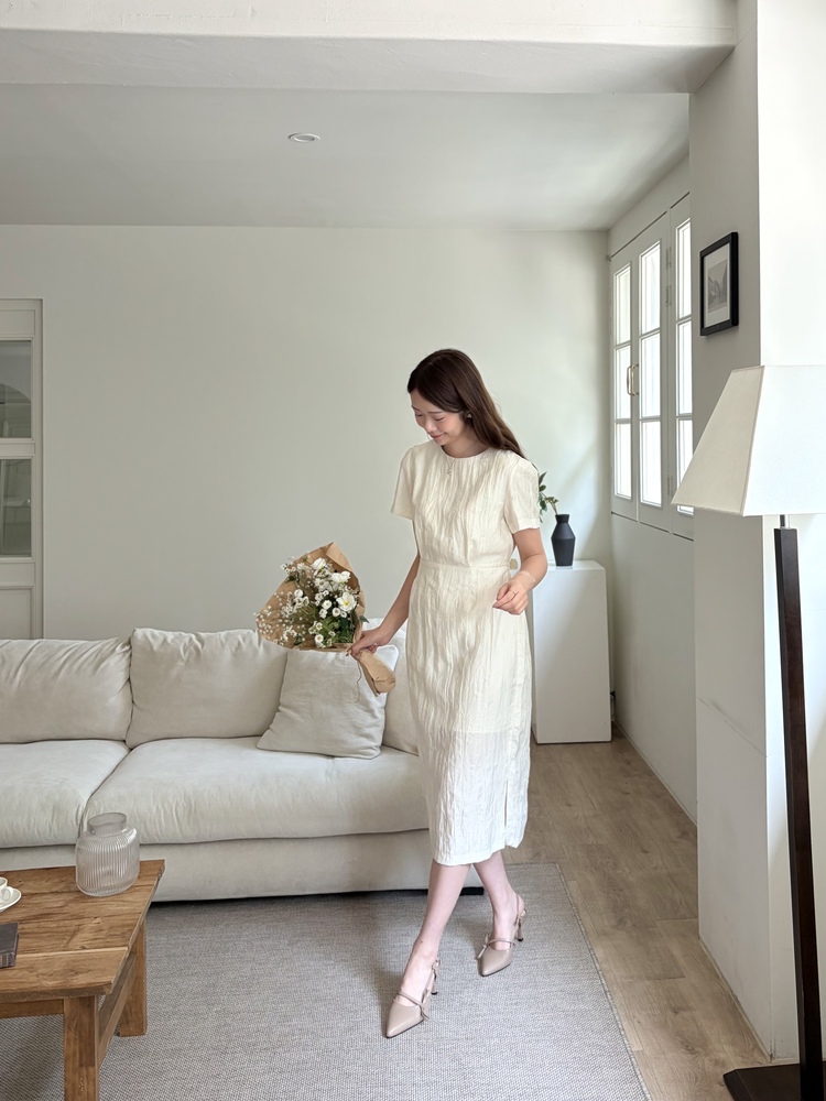 Lune Textured Dress (Ivory)