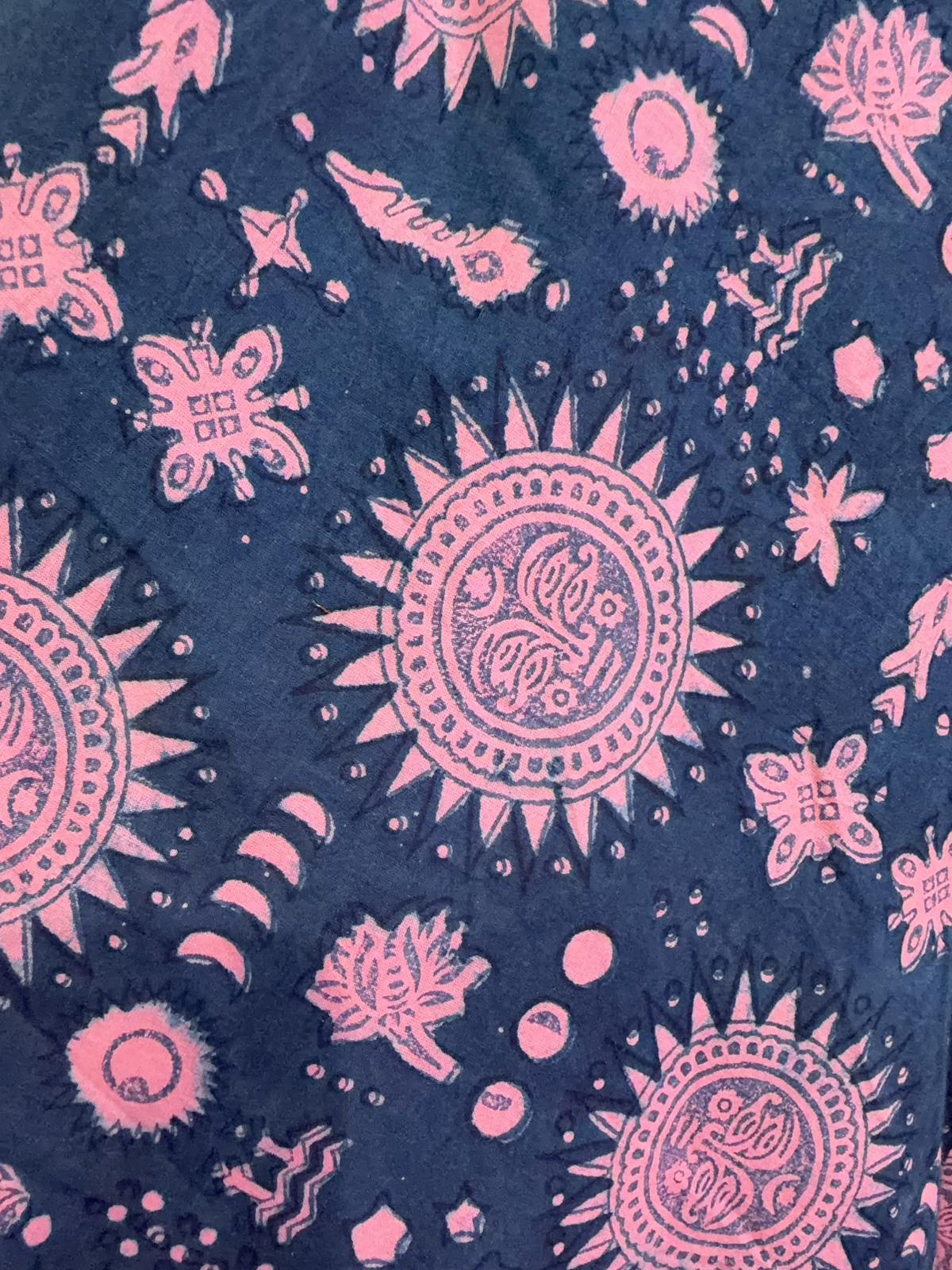 2181 Purple with Sun Pattern Half Rubberband Skirt 40"