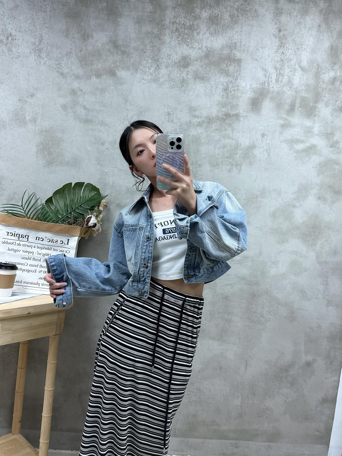 B01 刺繡字方領Bra top