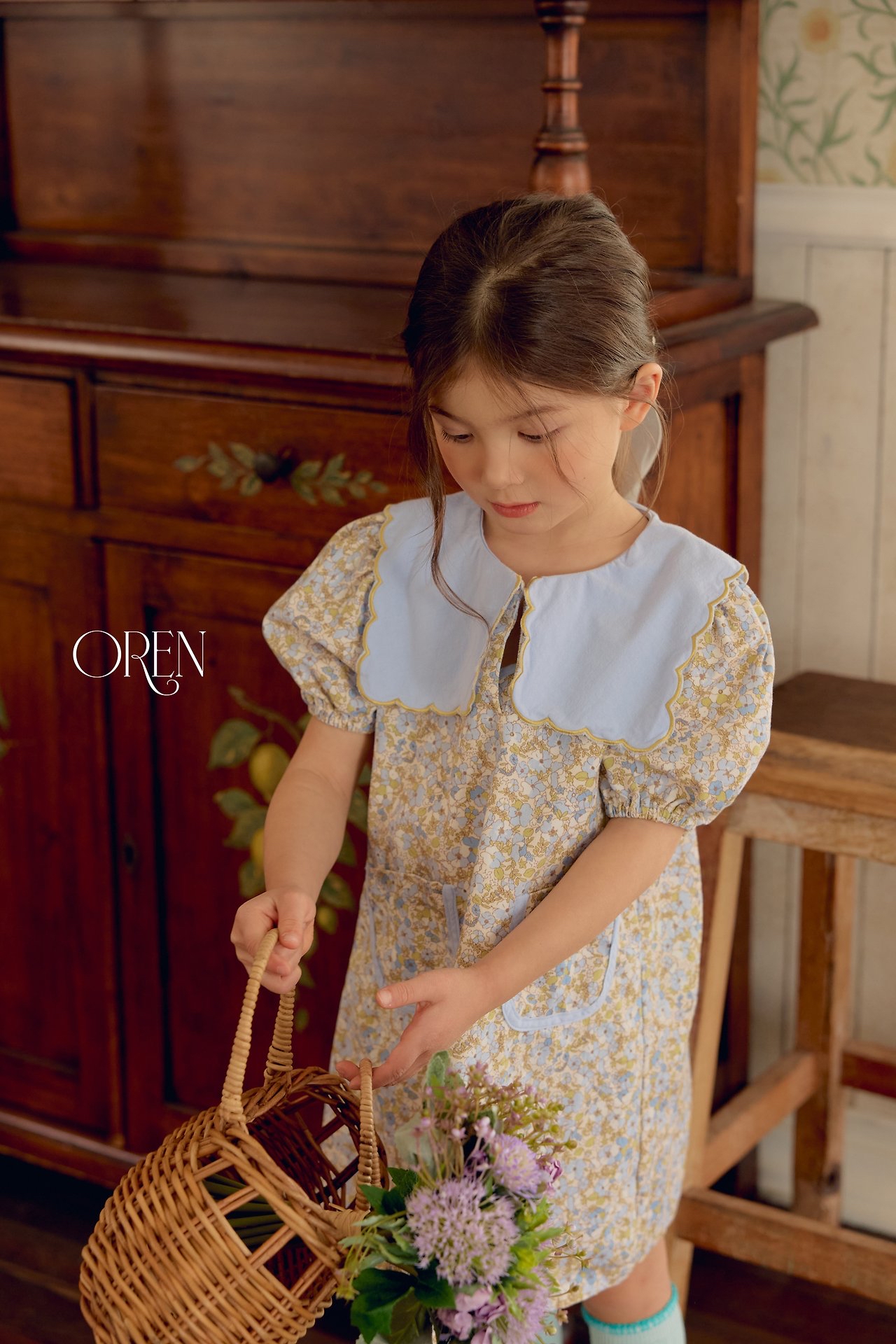 ☀️預訂 韓國直送☀️🇰🇷Oren Karina兩色花卉口袋扇形領短袖連身裙