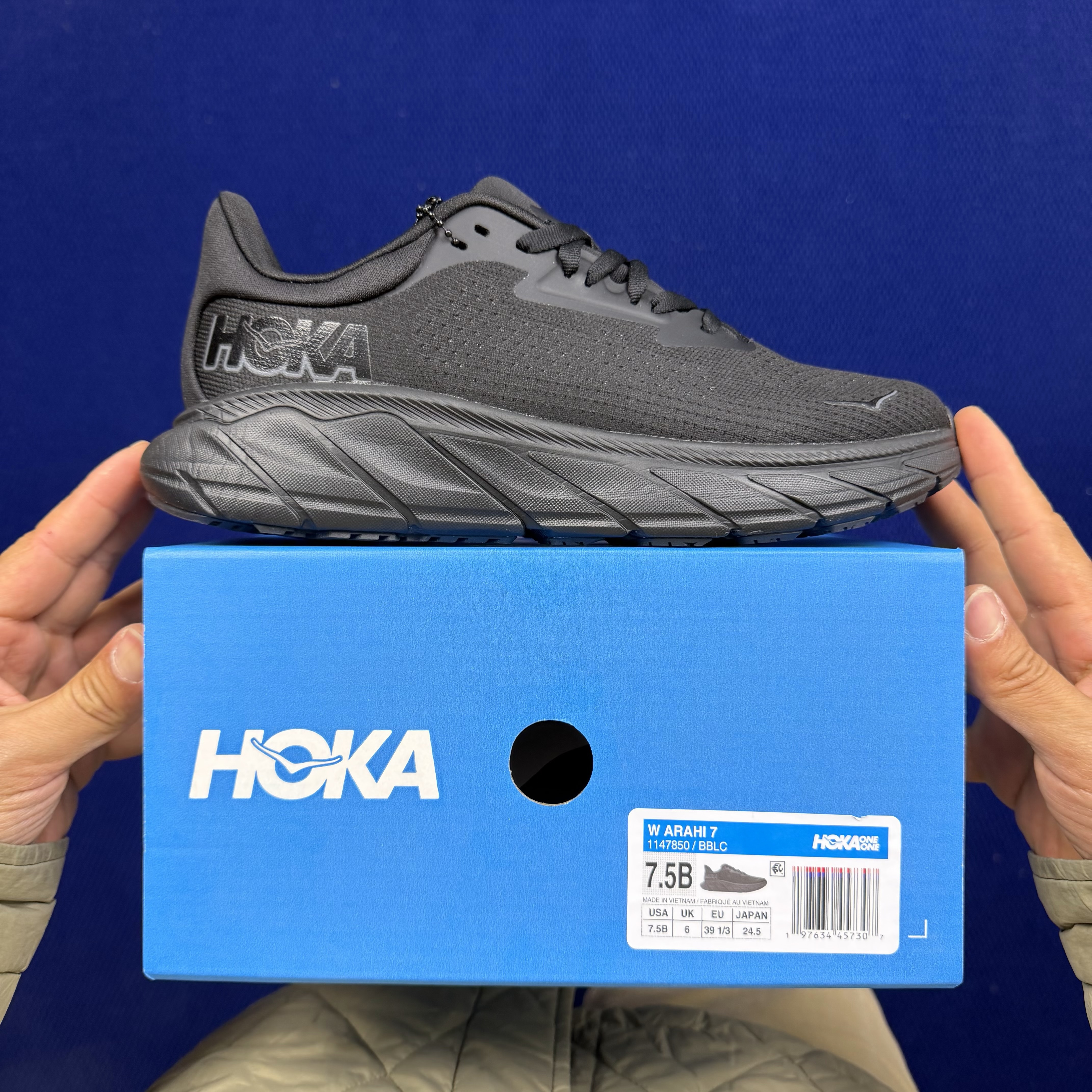 Hoka One One Arahi 7