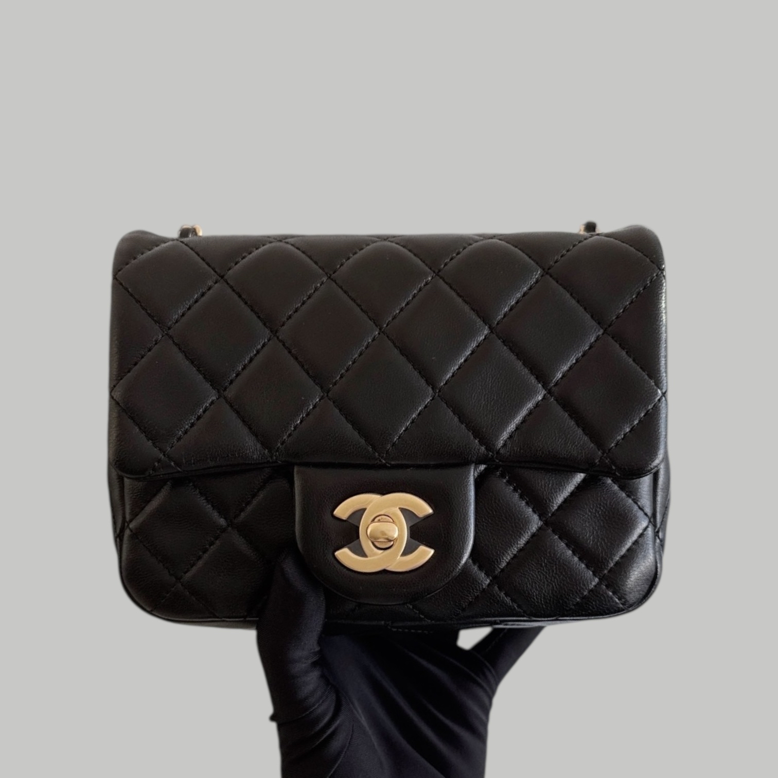 Chanel Lambskin 方胖金球