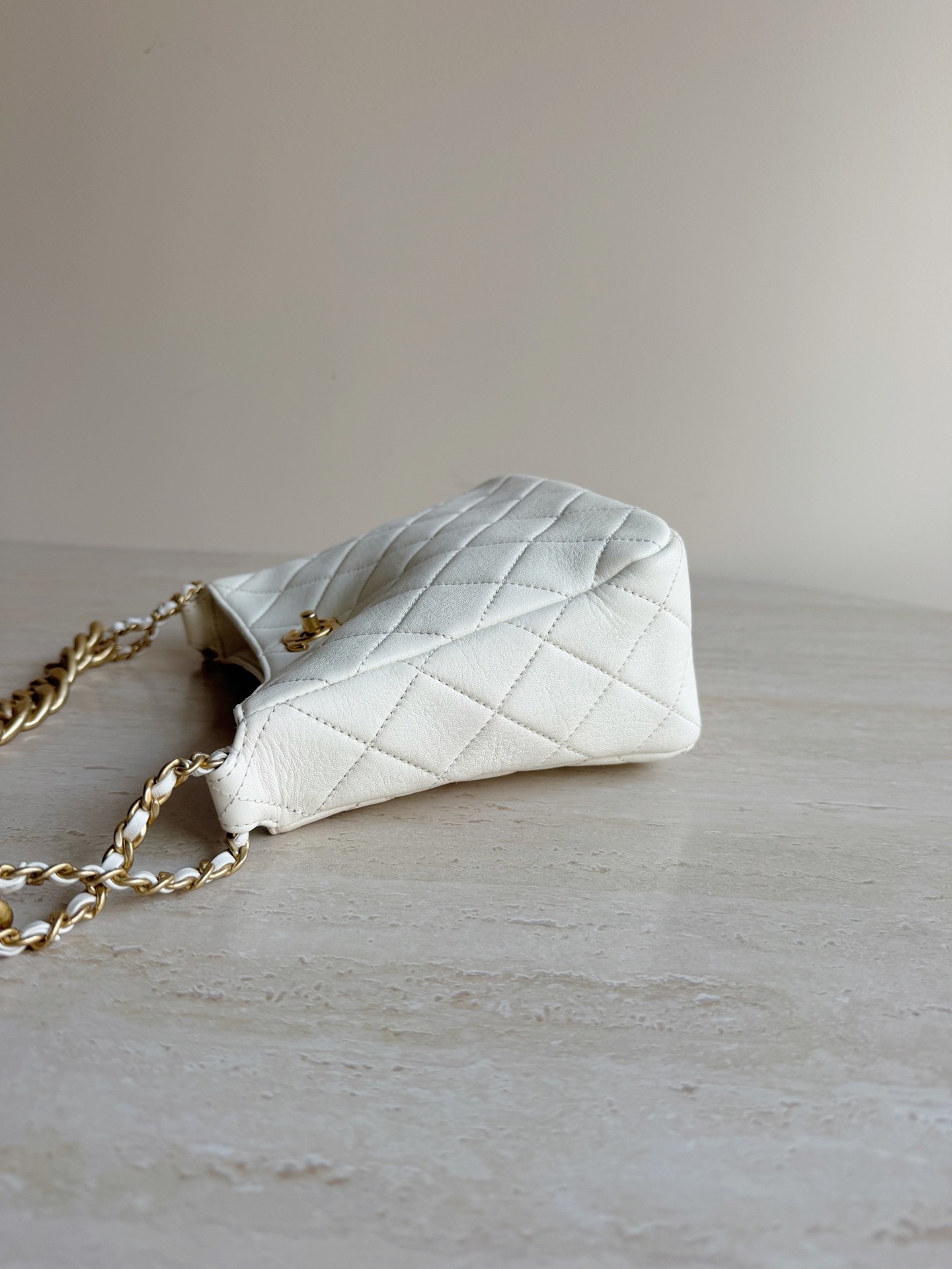 【預訂貨品】Chanel 22p 白色 Hobo⭐️ 芯片款