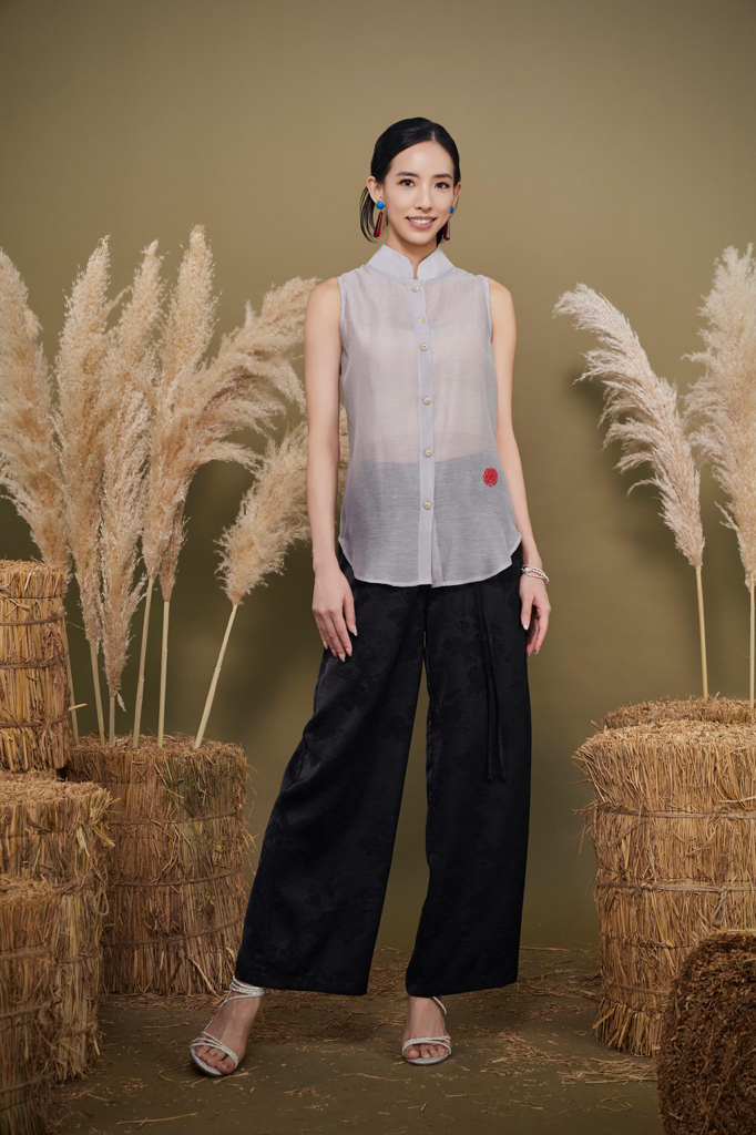 CB2784 Mandarin Collar Sheer Sleeveless Blouse