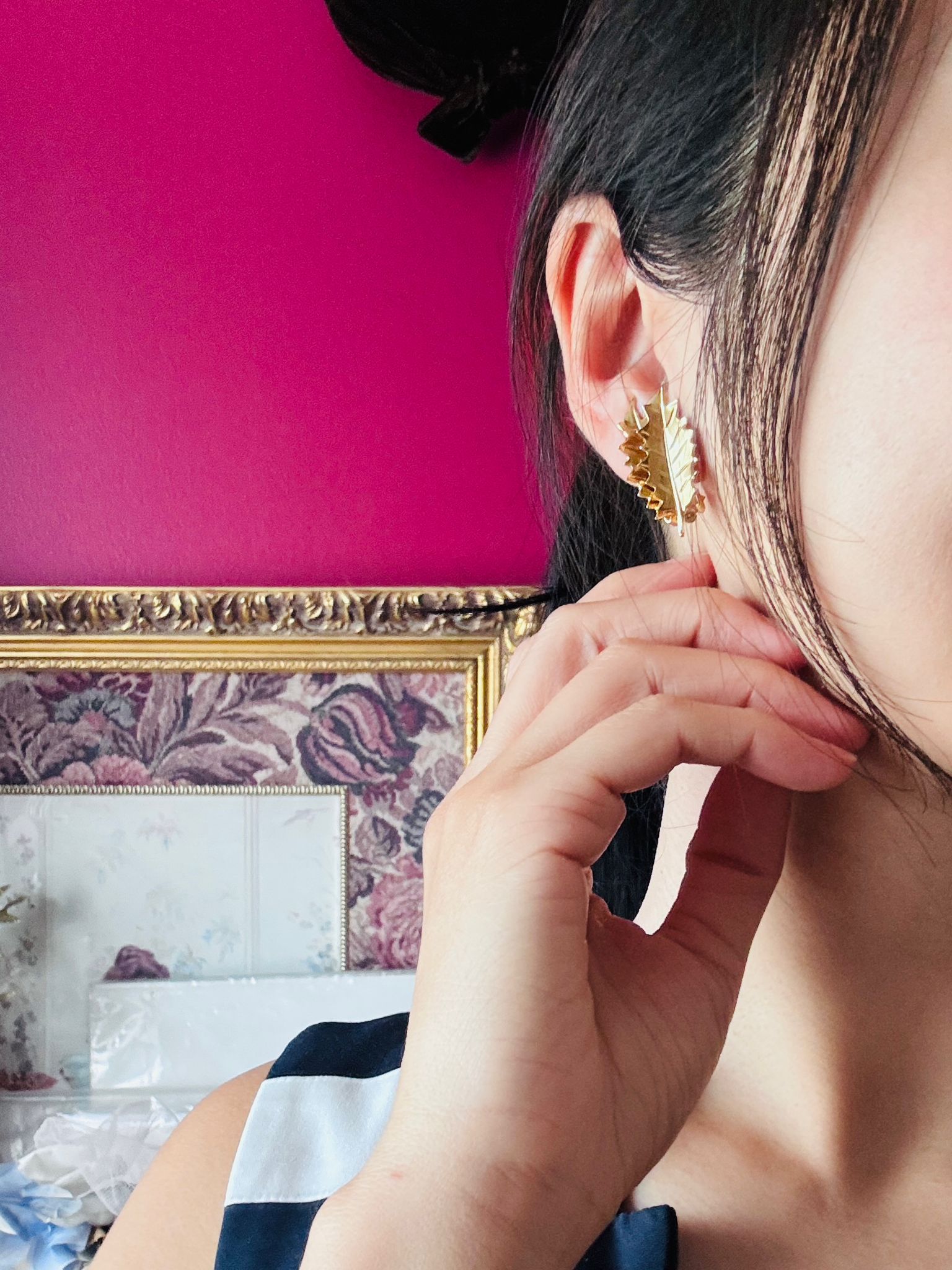 Vintage c.a. 1960-80s Champagne Gold Double-Leaf Clip Earrings (MT2589-9)