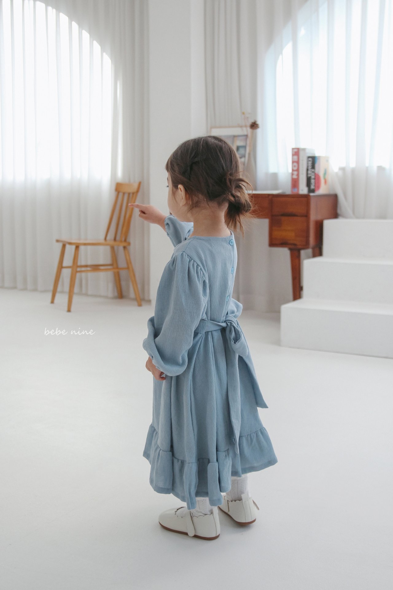 🌸預訂 韓國直送🌸🇰🇷Bebenine兩色後背蝴蝶結綁帶寬鬆長袖連身裙