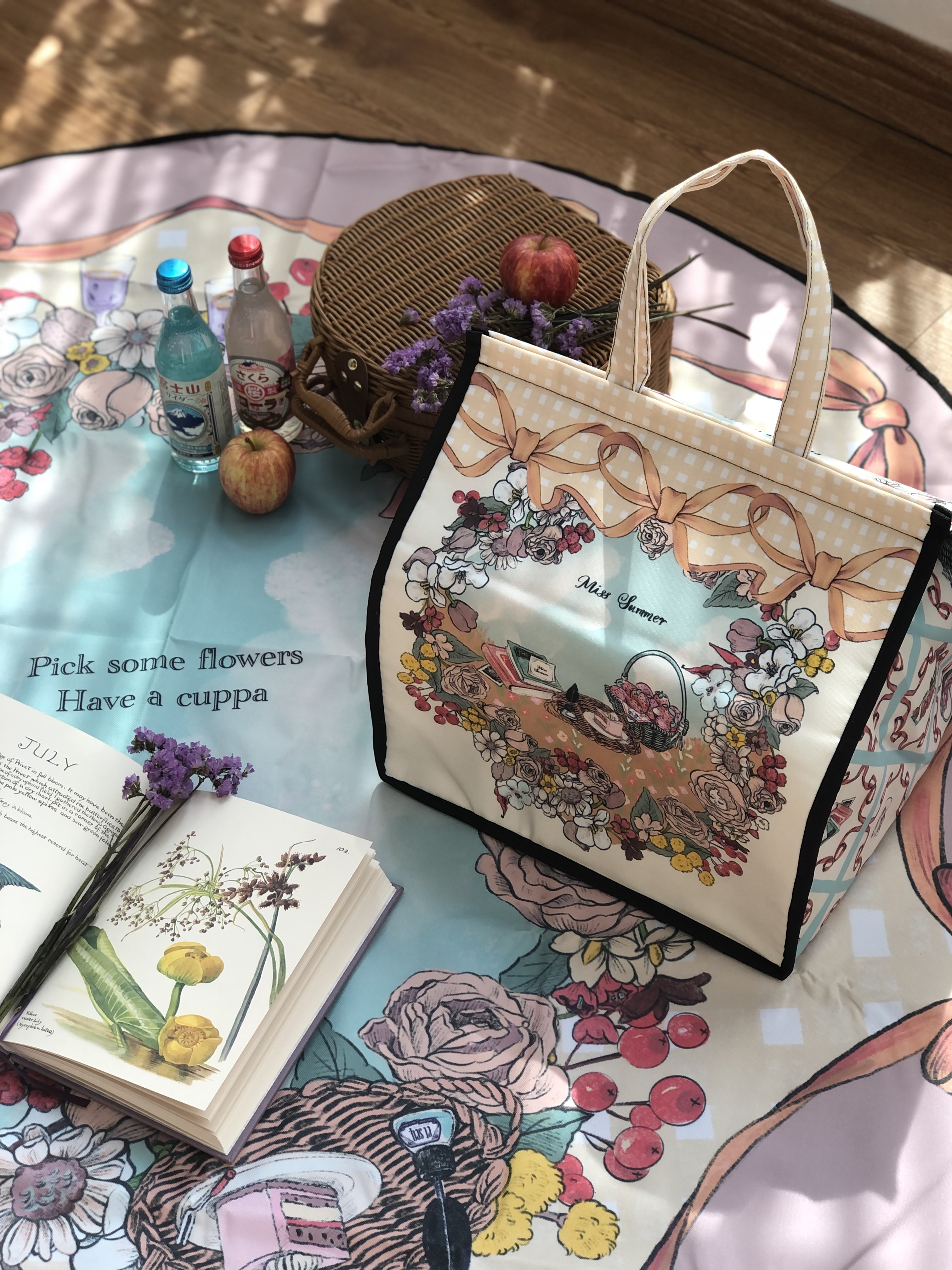 Miss Summer {Blue sky party} 野餐墊 + 保冷袋