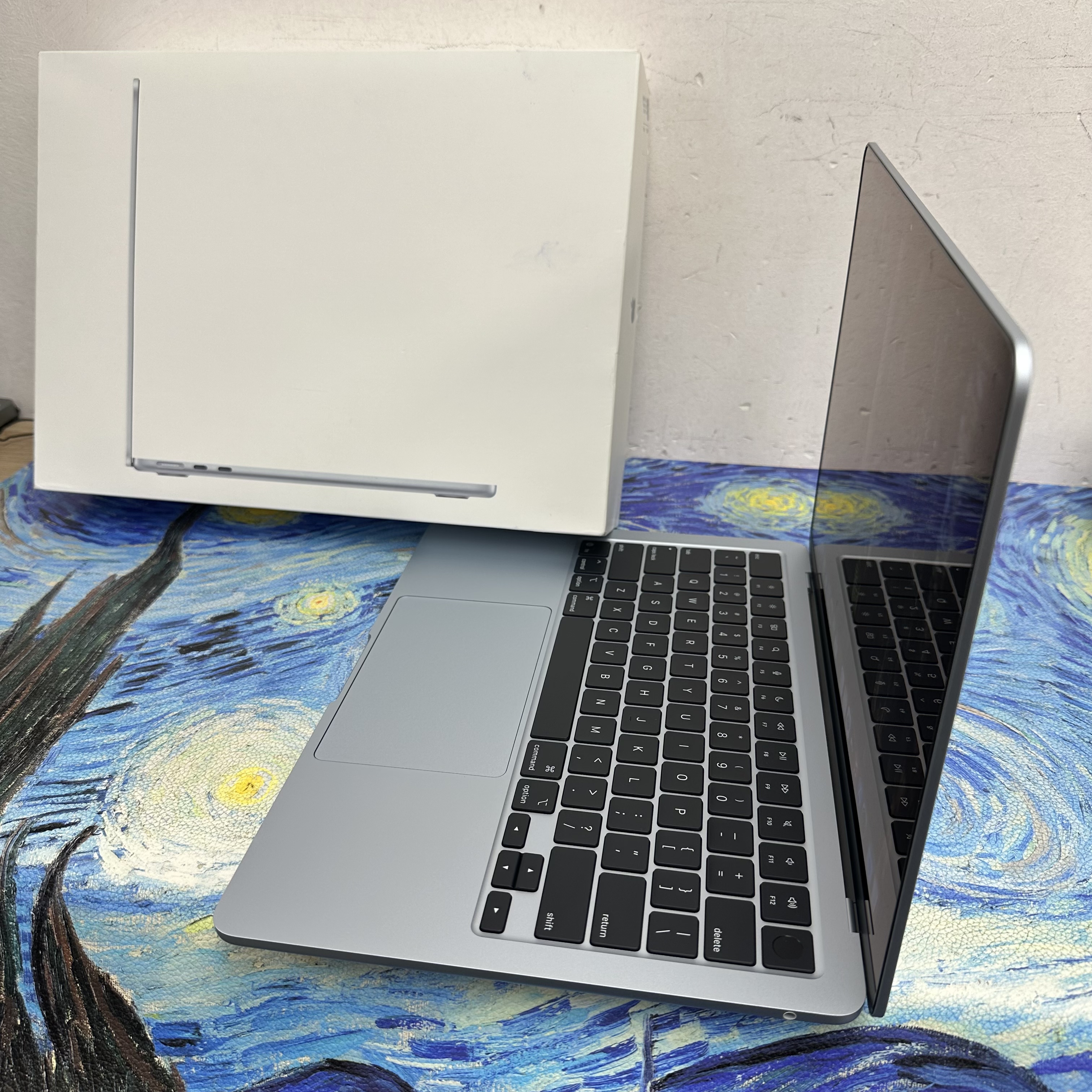 #5948 APPLE  MacBook Air M4 2025 M4 CPU/ 16GB Ram/512GB SSD/10核心GPU/Liquid Retina Mon/13吋/天藍色/Gaming Laptop / Notebook / 超強續航能力/文書機 / 畫圖 / 剪片 / Movie / Netflix