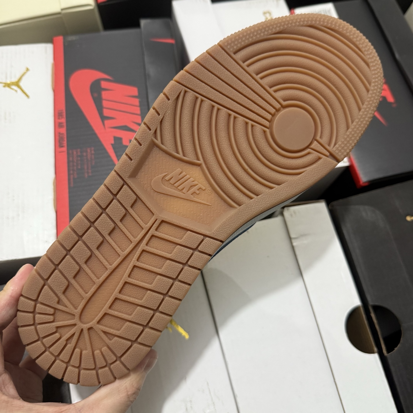 Travis Scott x Air Jordan 1 Retro Low OG "Canary" DZ4137-700