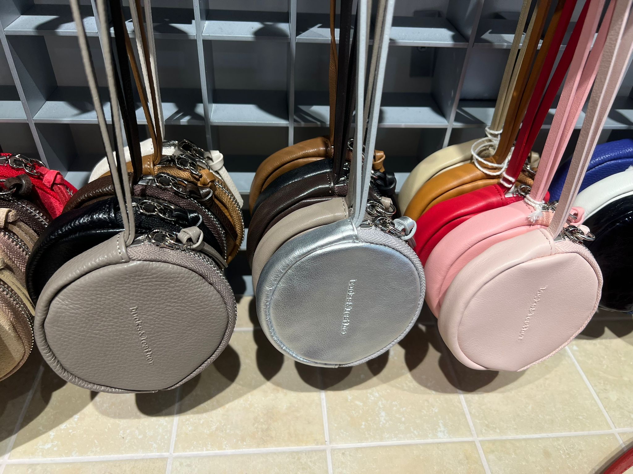 韓國自家品牌Bucks & Leather 羊皮圓形散子包