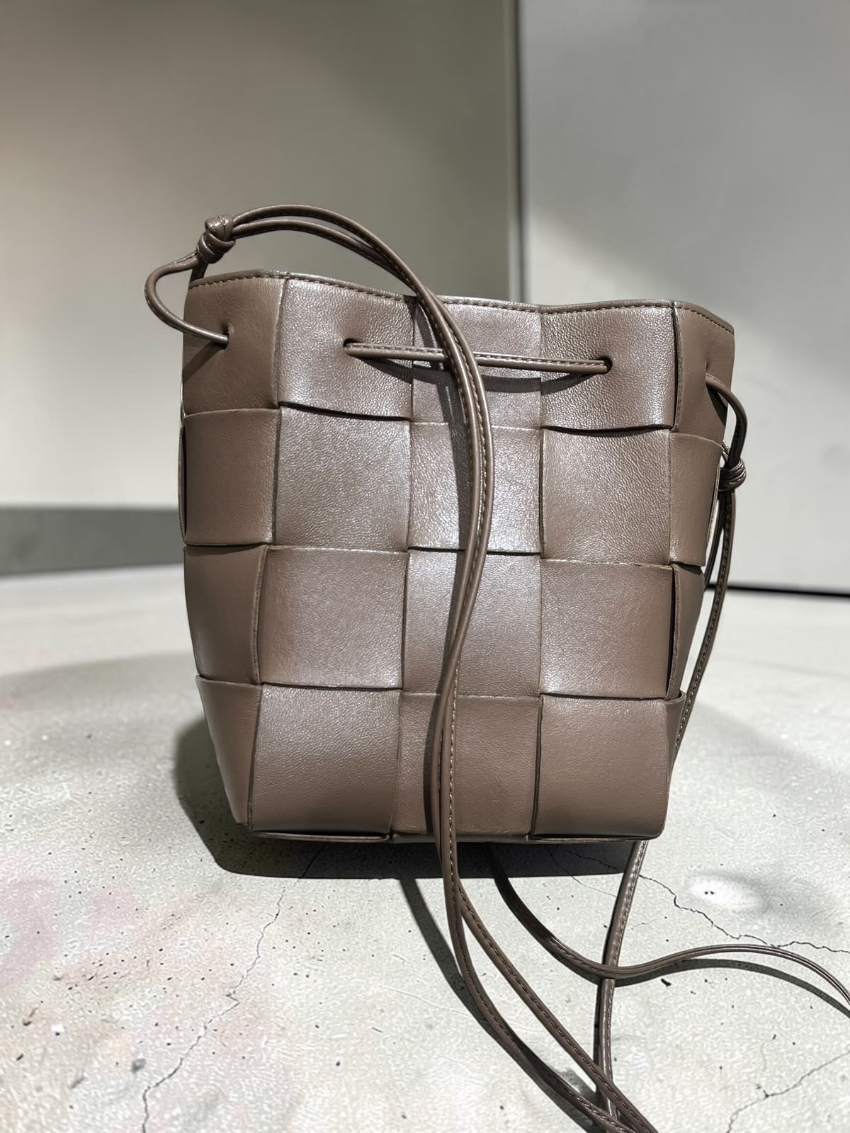 Bottega veneta BV intrecciato bucket bag 100%Authentic,95%new