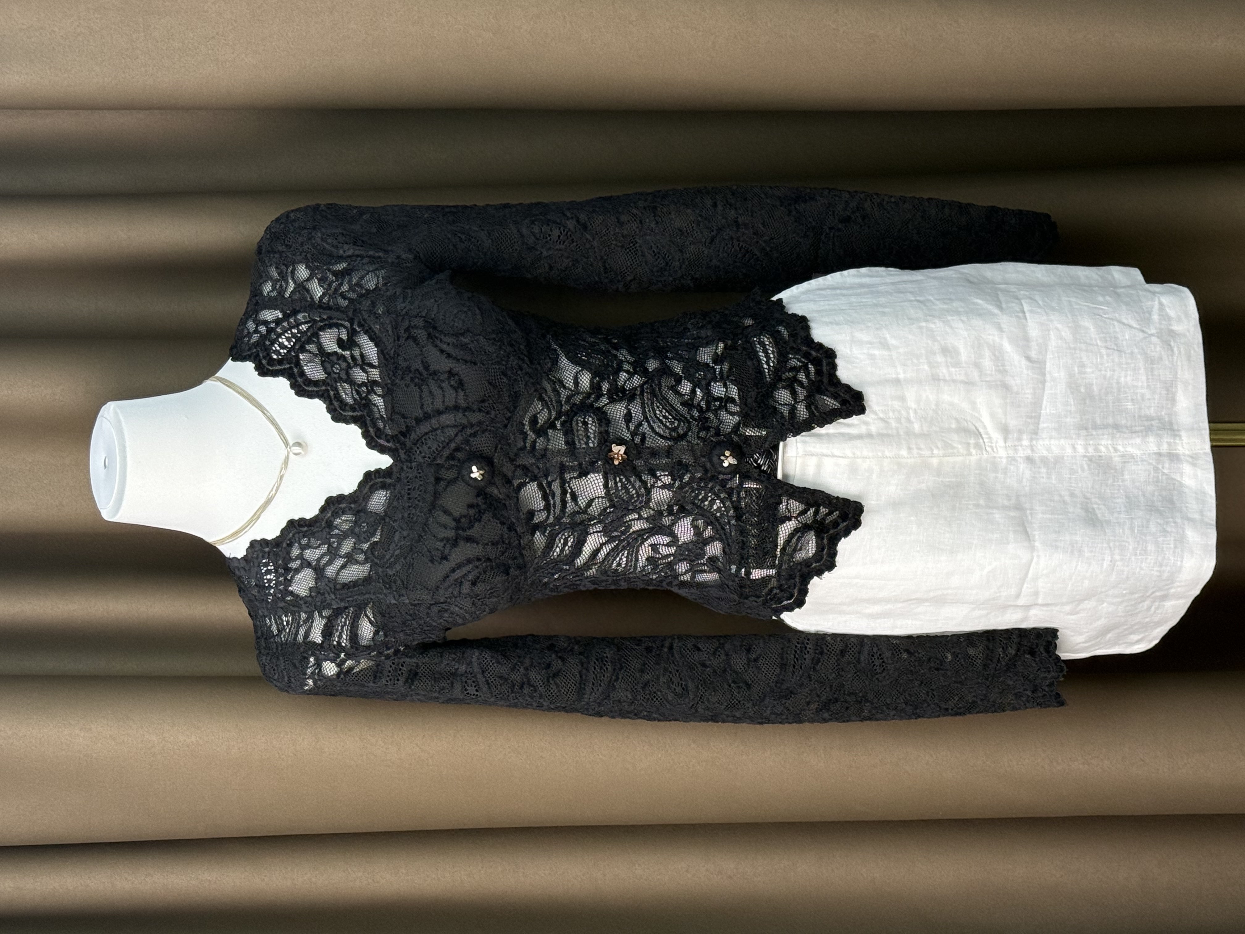 蕾丝修身打底衫