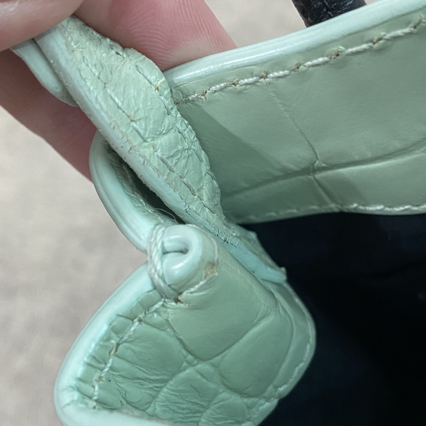 【預訂貨品】巴黎世家薄荷綠全皮鰐魚壓紋手機包