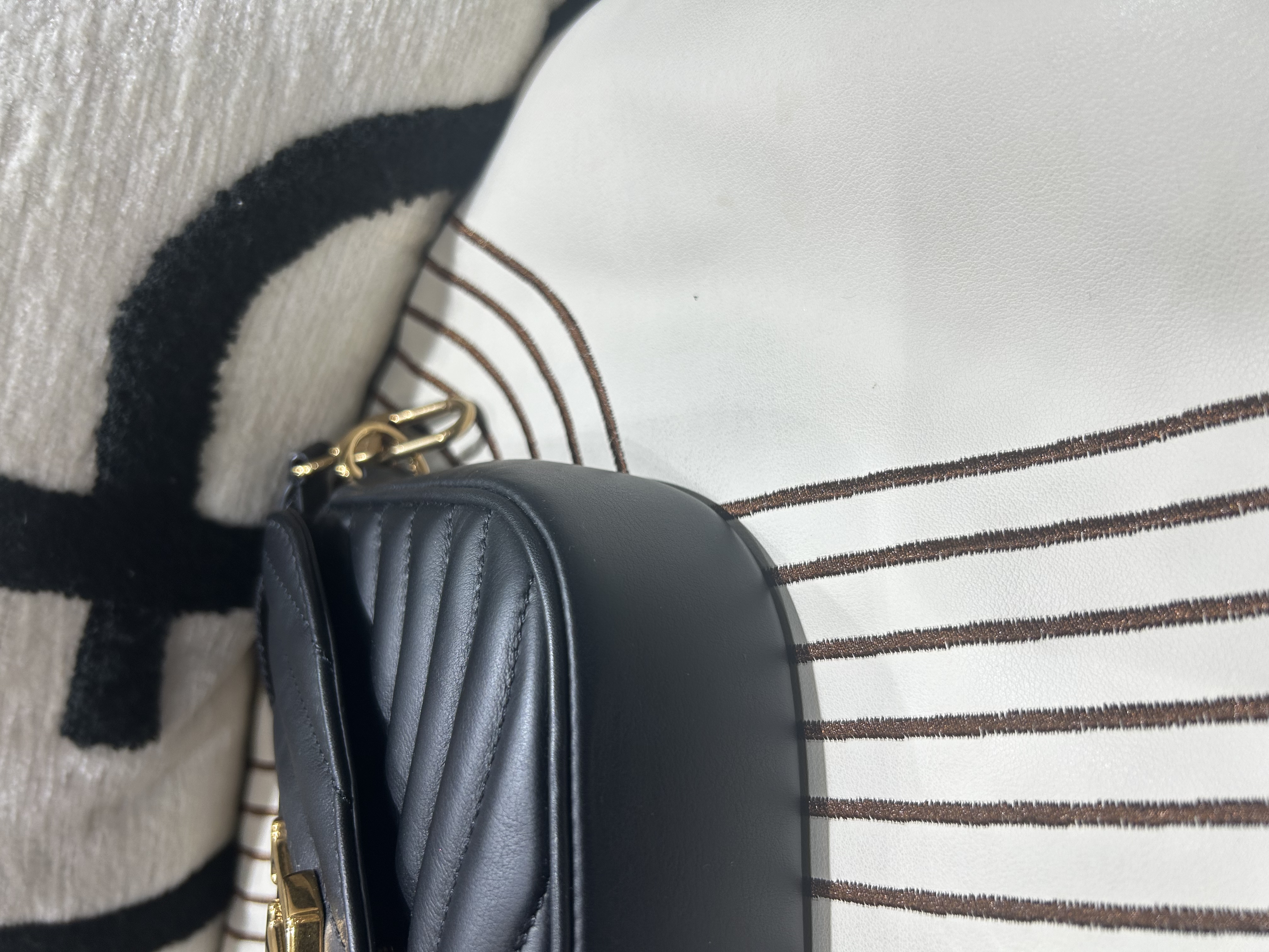 Lv New Wave Multi-Pochette Shoulder Bag M56461 100%Authentic, 98%New ✅NHF✅Coin Case ✅Dust bag✅Box