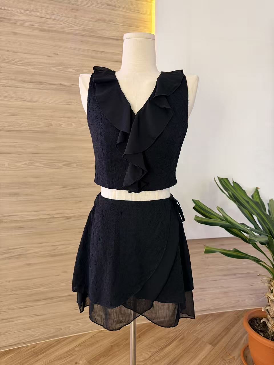 Elara Set Wear