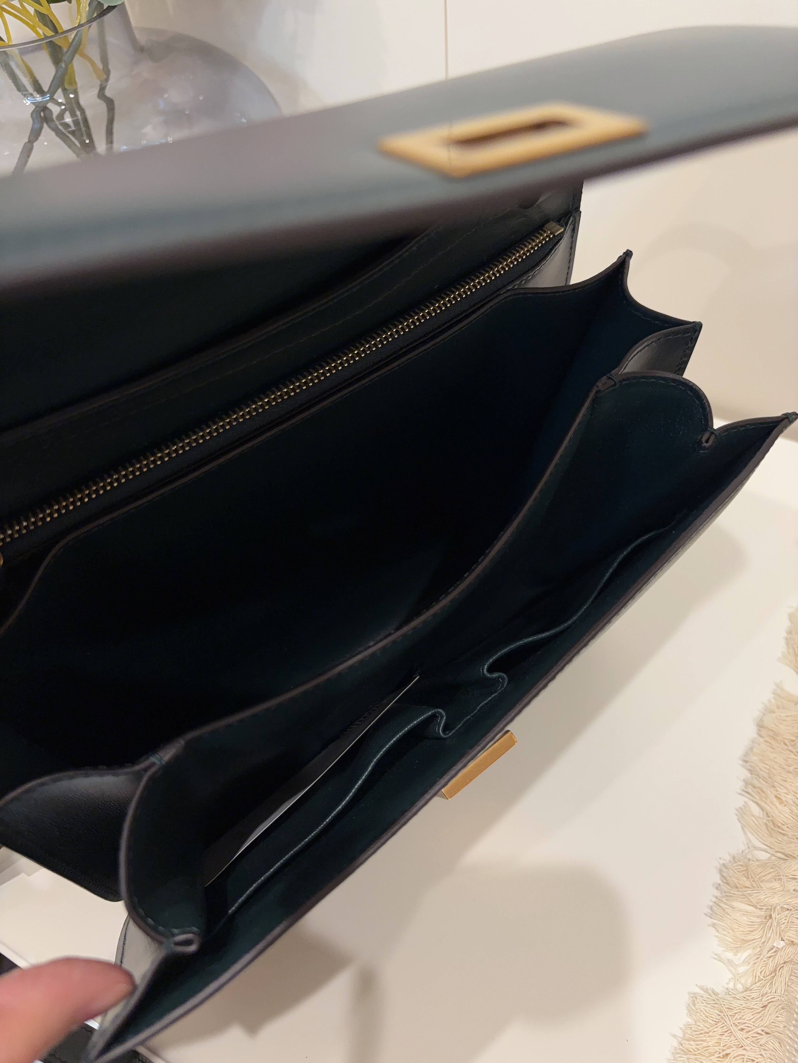 Celine classic box medium flap bag 100%Authentic 98%new✅tap booklet ✅dust bag 