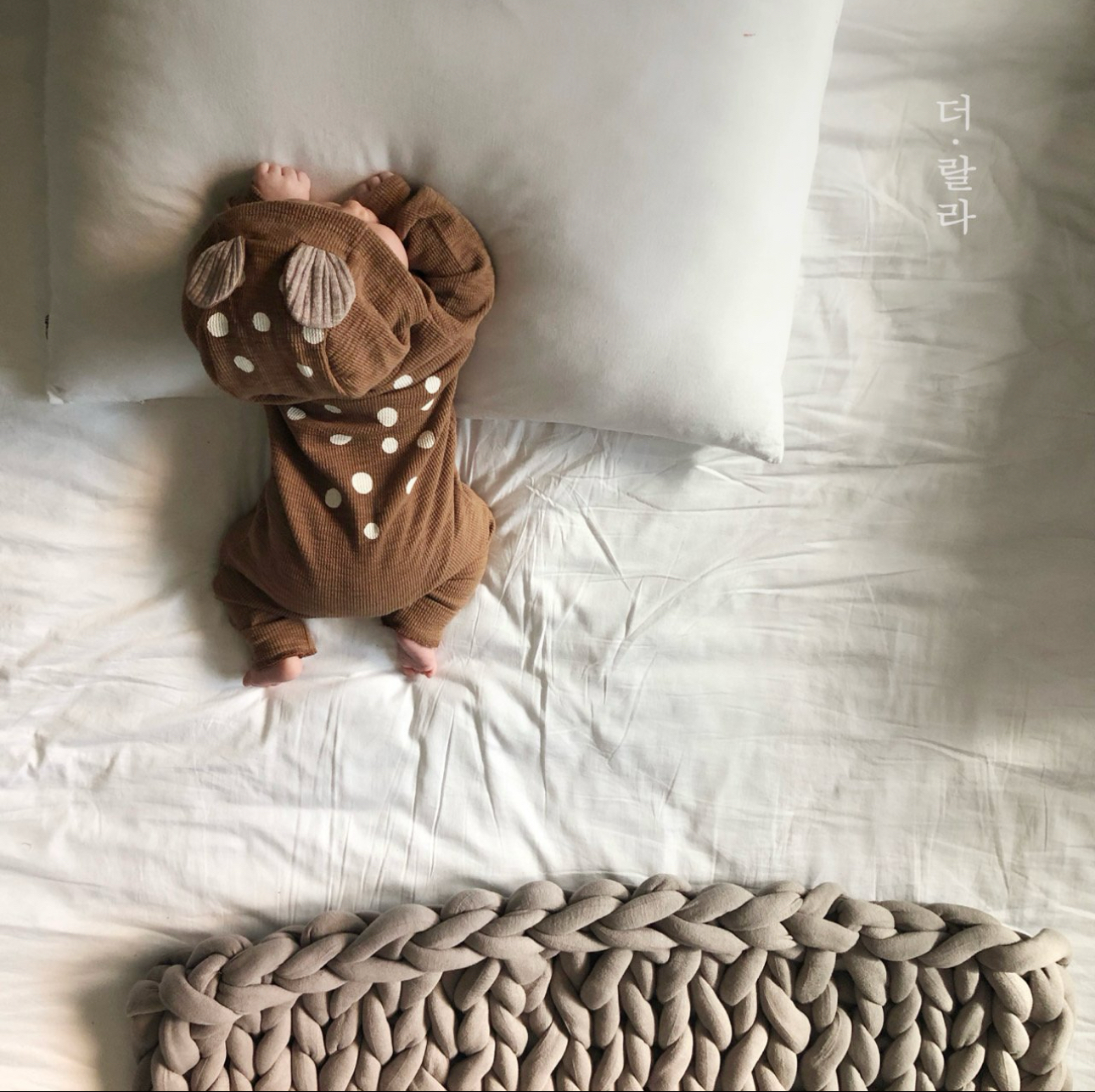 🌸預訂 韓國直送🌸🇰🇷THELALA兩色小鹿造型連帽拉鍊長袖連身服