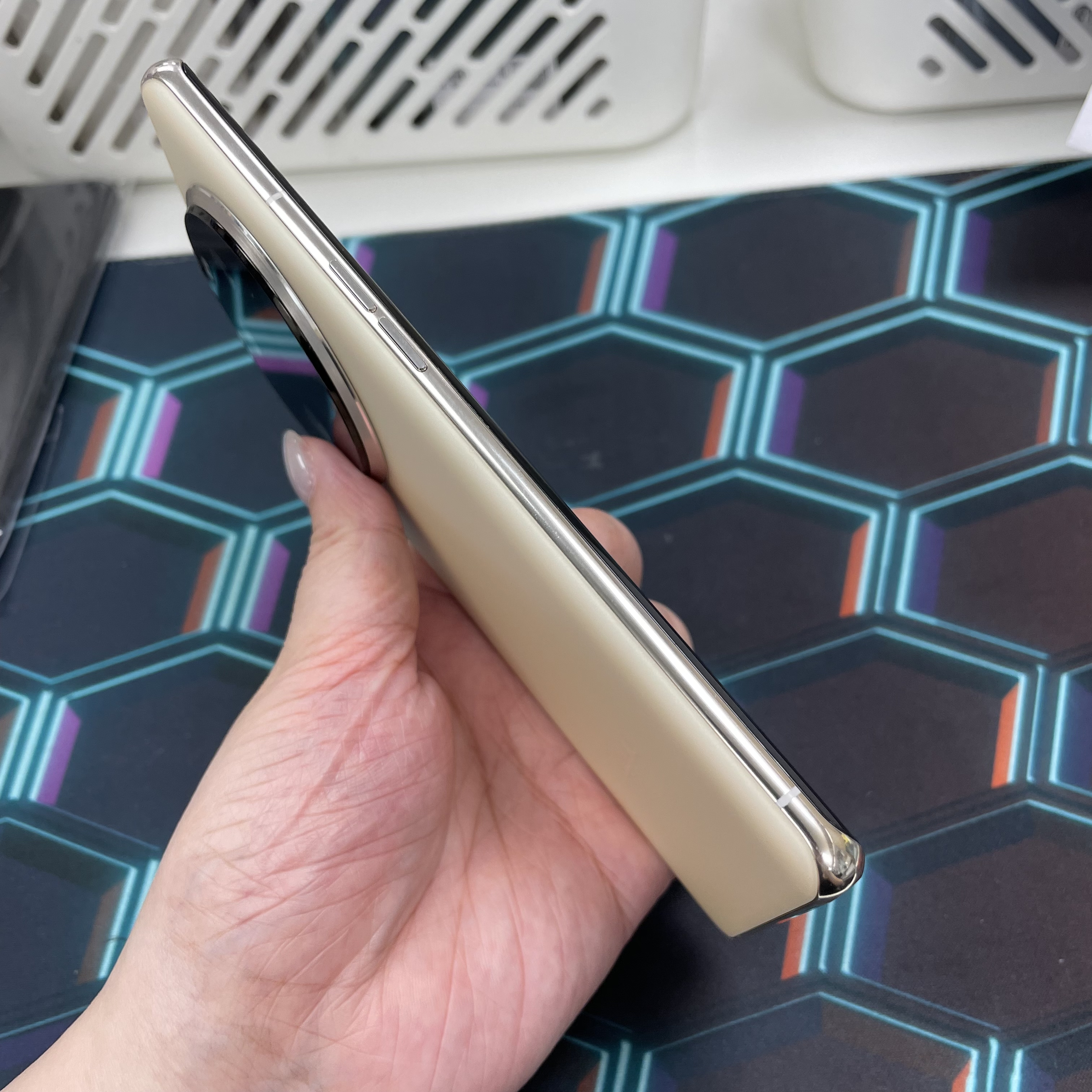 *6517 Oppo Find X6 國行 勁靚機 12+256GB 金色 gold