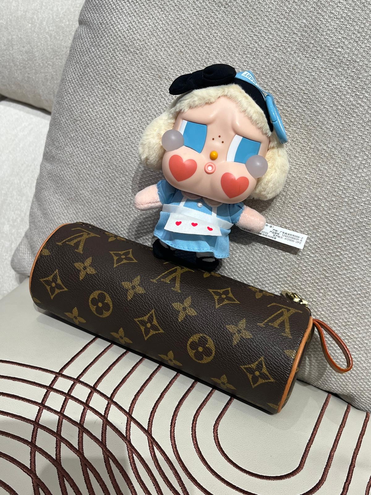 LV Monogram 圓桶筆袋 zip pouch 100%Authentic, 98%New ✅Dust bag