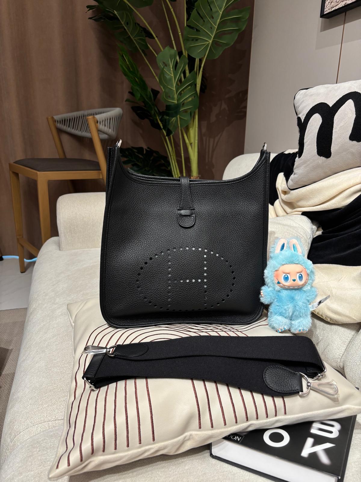 Hermes Evelyne 29 Stamp K 黑色牛皮銀扣 100%Authentic, 99%New ✅收據副本 ✅Dust bag✅Box