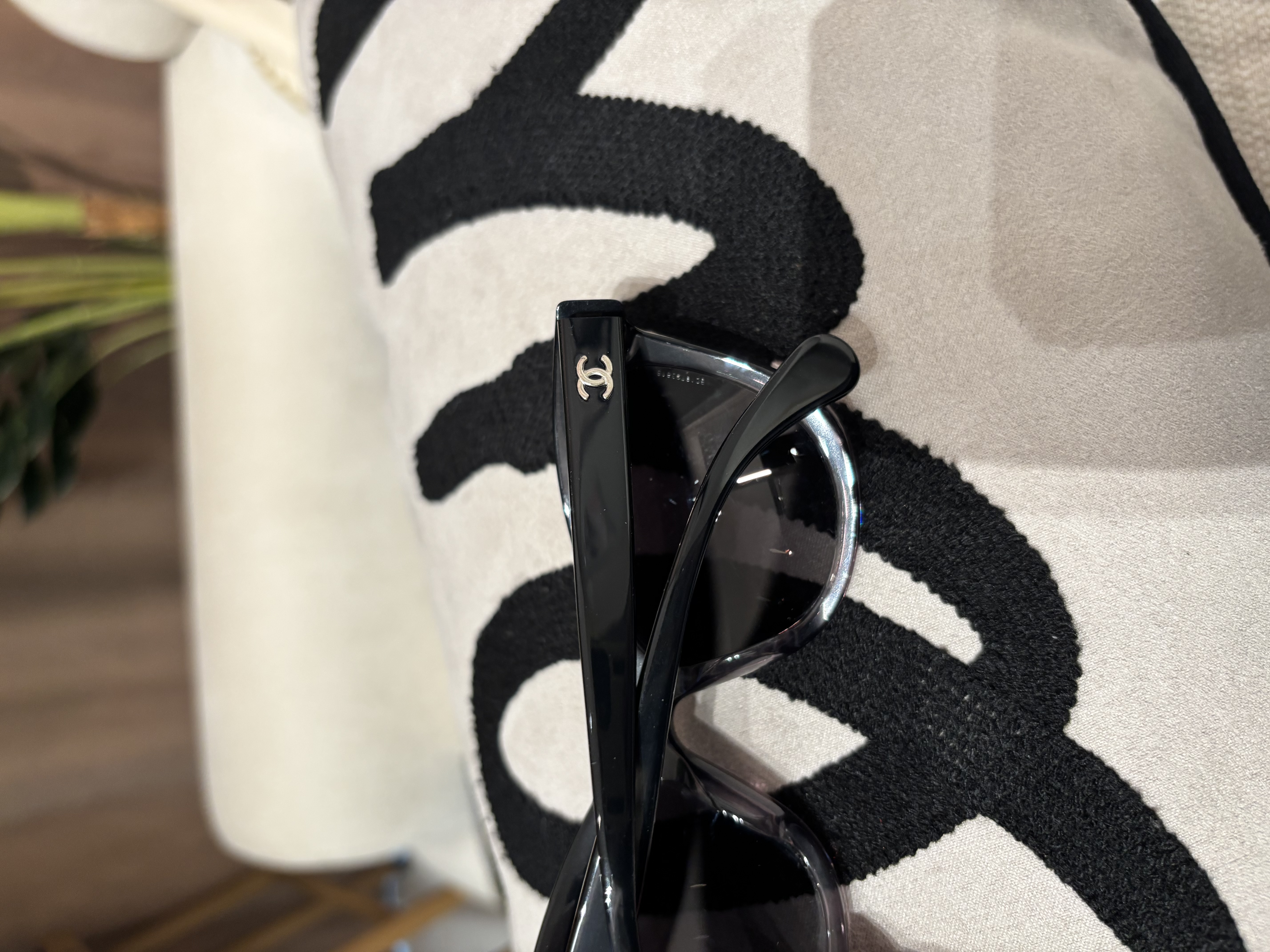 Chanel CC Logo Sunglasses 5350 太陽眼鏡100%Authentic, 98%New ✅Box