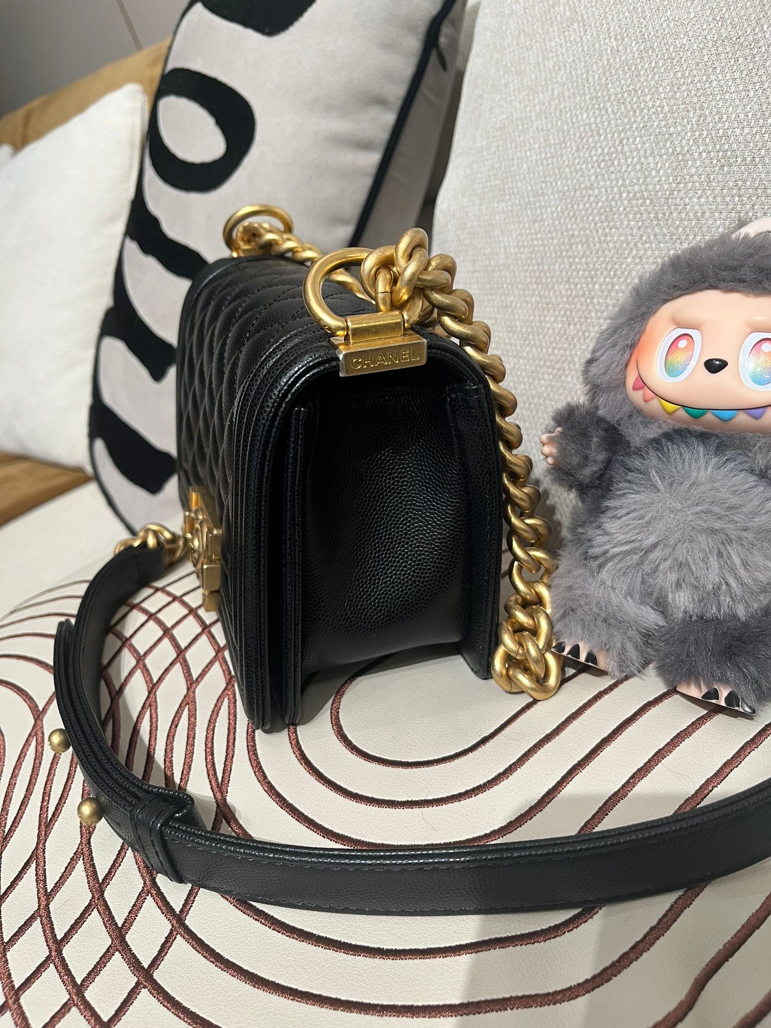 Chanel Boy 20cm A67085 黑色魚子醬牛皮金扣 100%Authentic,98%new ✅專門店收據✅晶片✅塵袋✅box