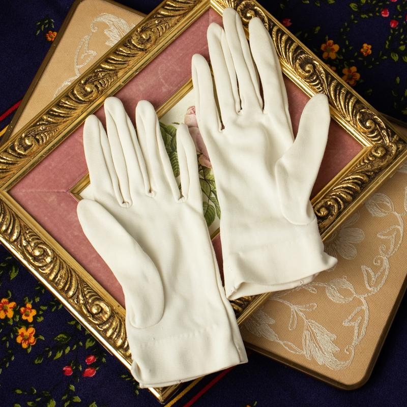 Vintage Embroidered Wrist-Length White Fabric Day Gloves (MT331)