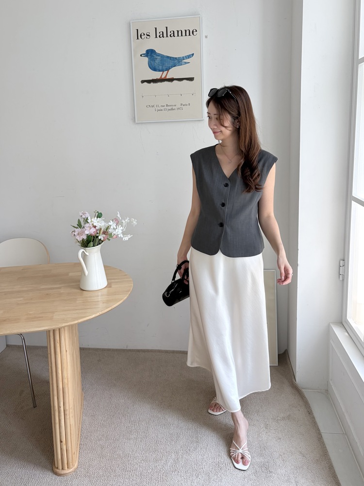 Signature Linen Blend Vest (Charcoal)