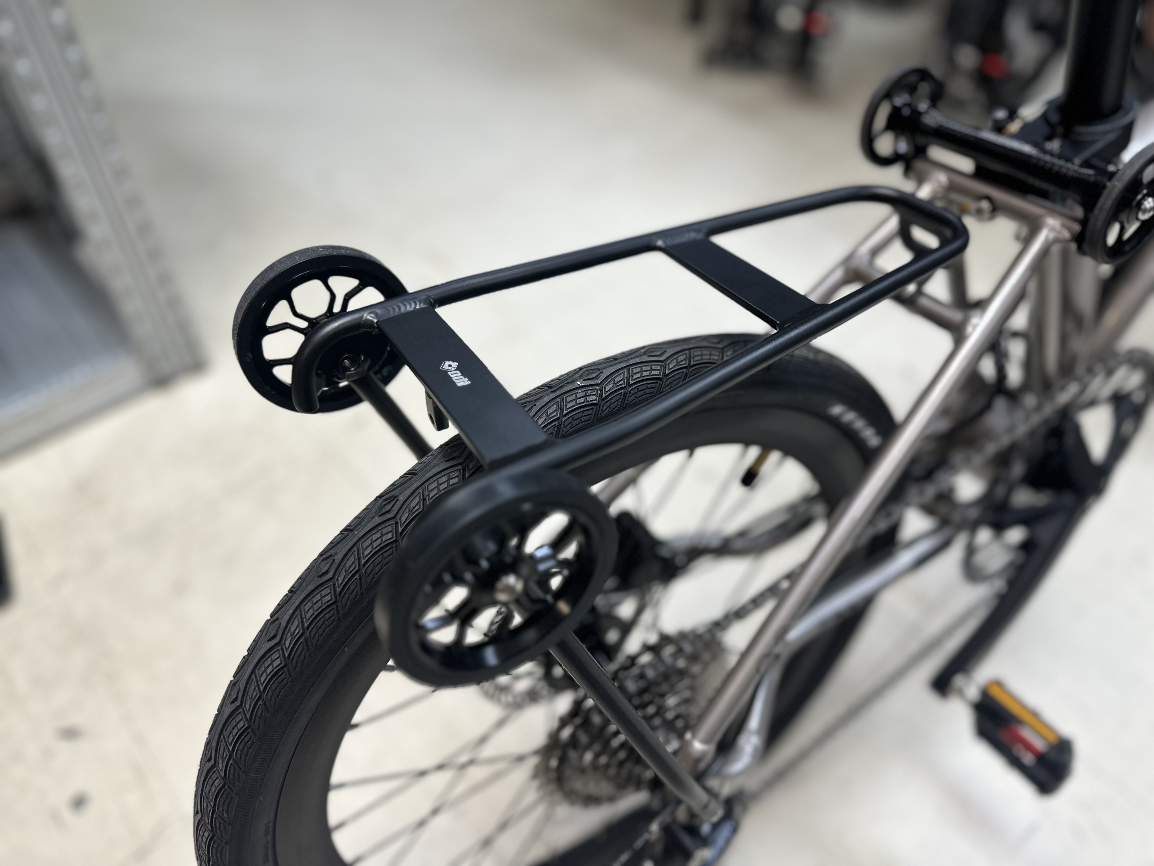 Java Neo 406 20” ODi 專用貨架 附送80 mm加大轆仔兩個