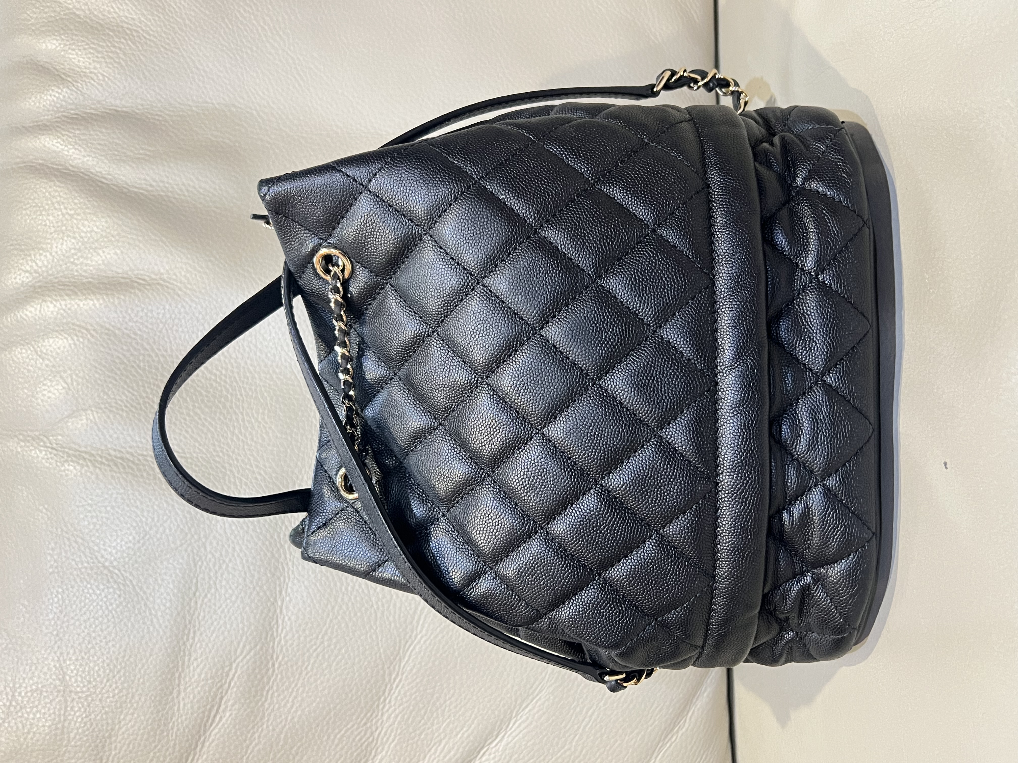 Pre-Owned Chanel Drawstring bag / Product Code: 26040522