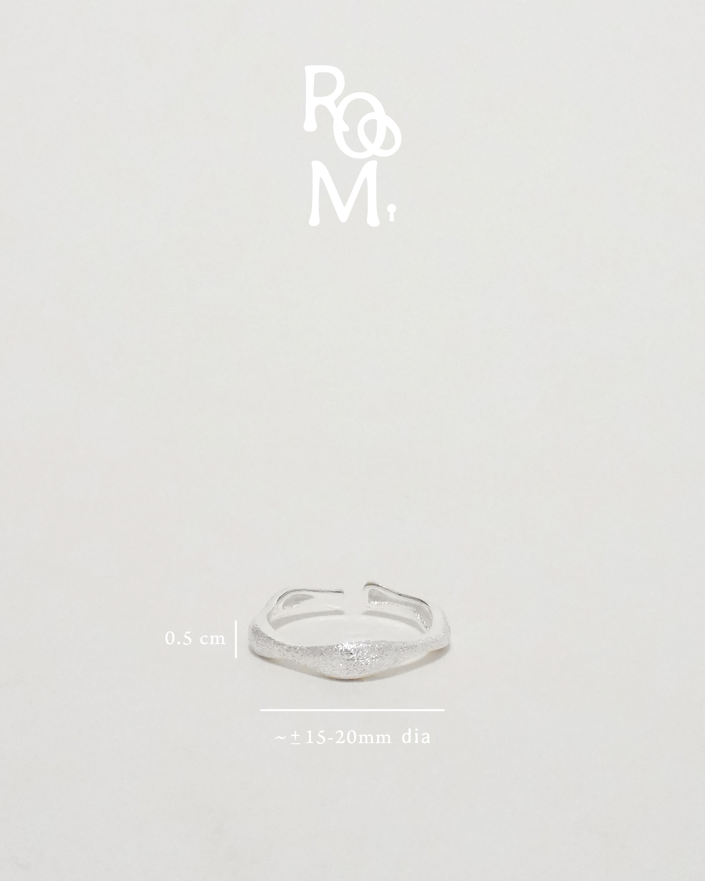 Sleek Flow Ring