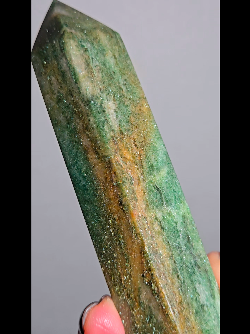 Sparkly green and golden mica fuchsite tower - MCA64
