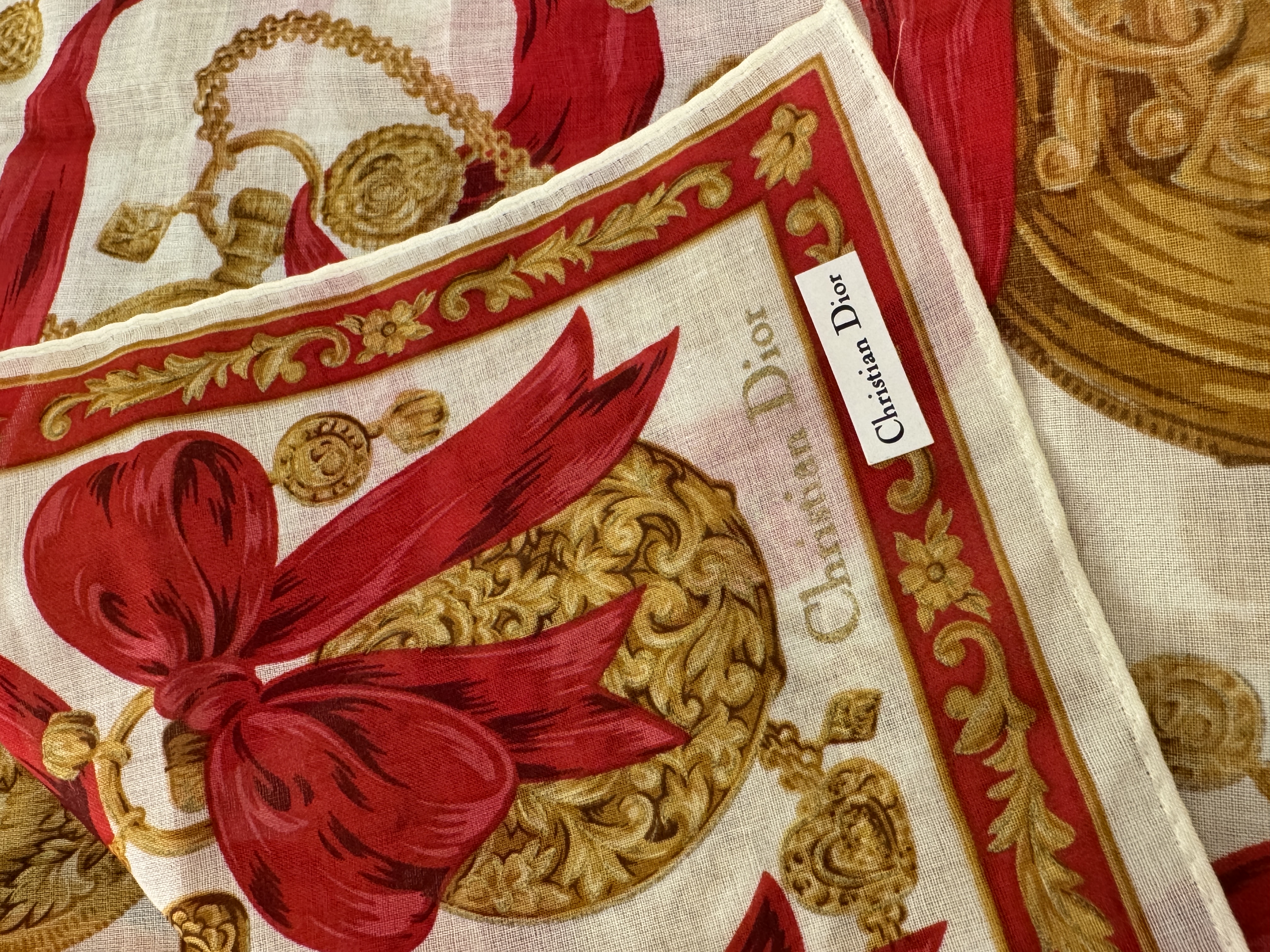 Dior 空姐緞帶絲巾