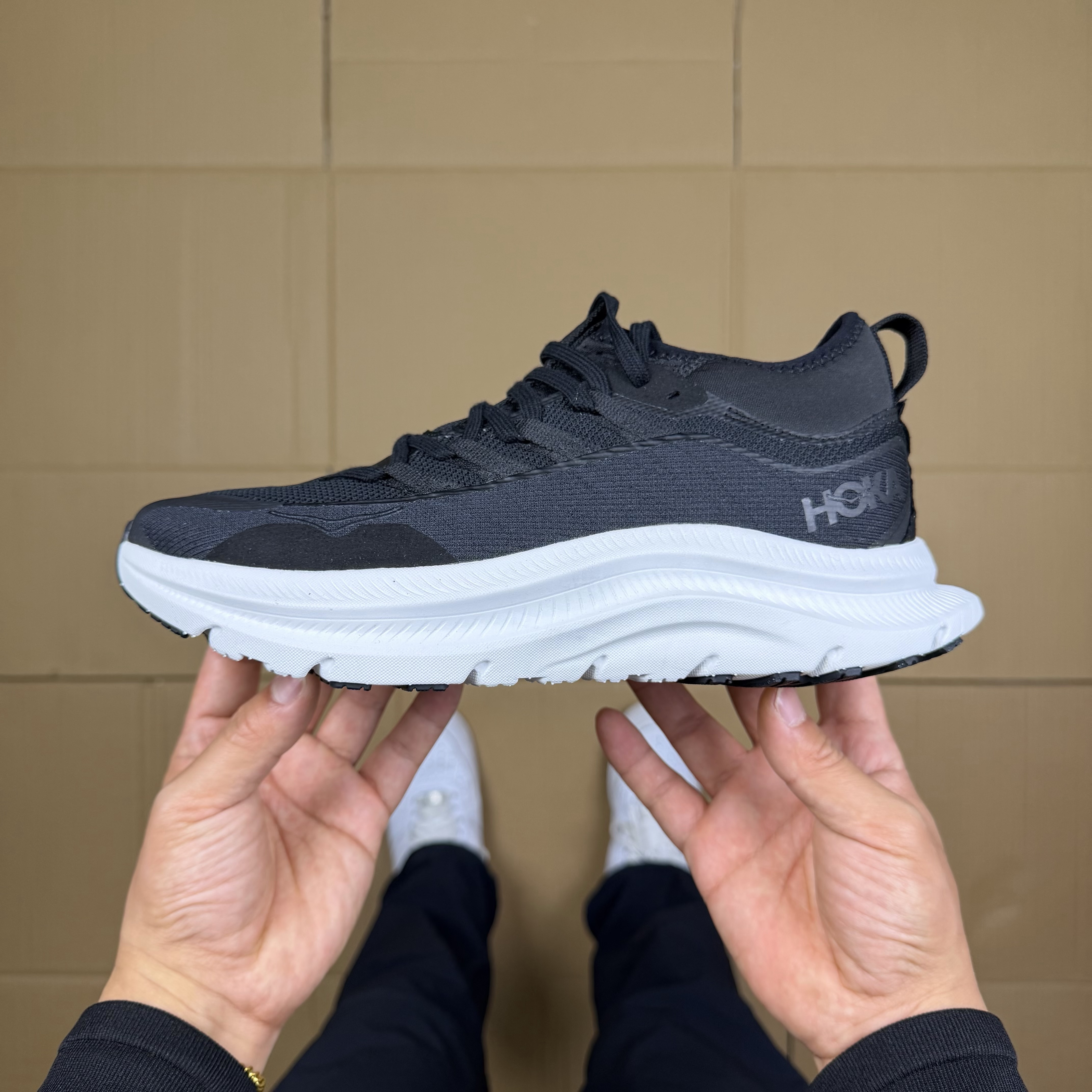 Hoka One One Kawana Mid