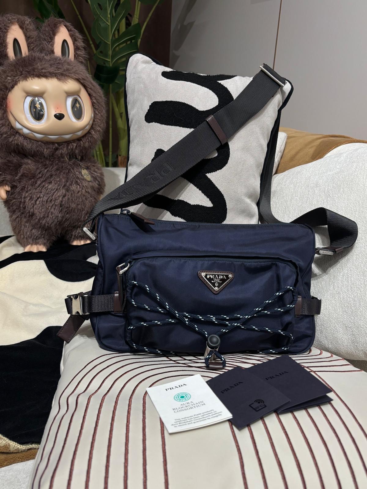 Prada Speedrock Re-Nylon shoulder bag 皮革肩背袋 100%Authentic, 98%New ✅nfc ✅certificate✅Dust bag