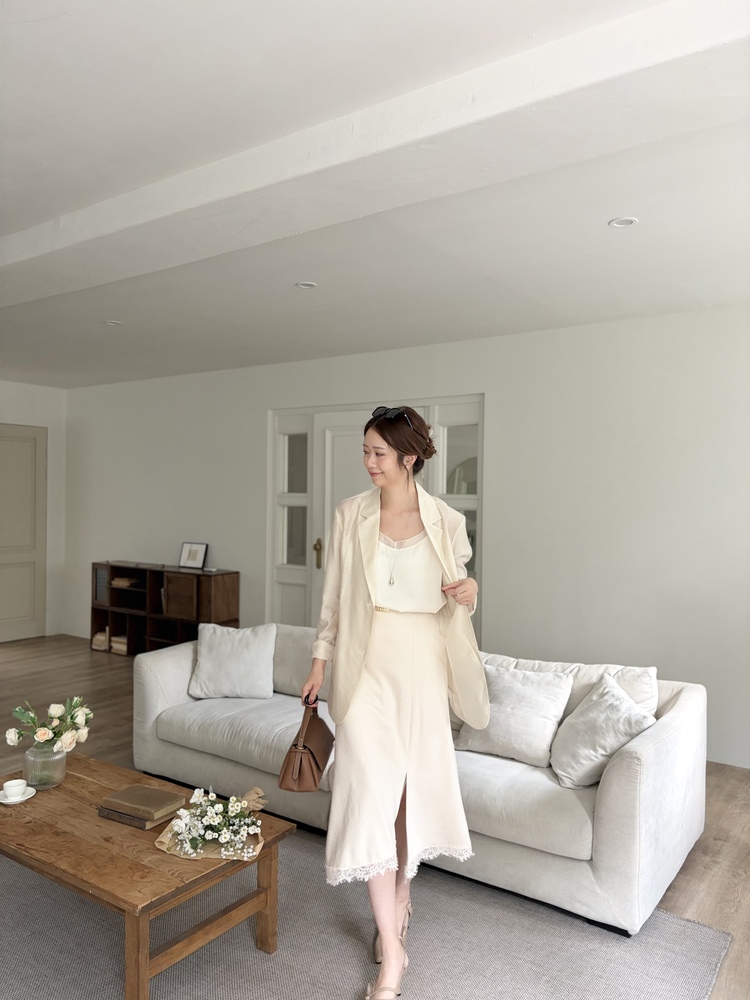 The Fine Silky Blazer (Ivory)
