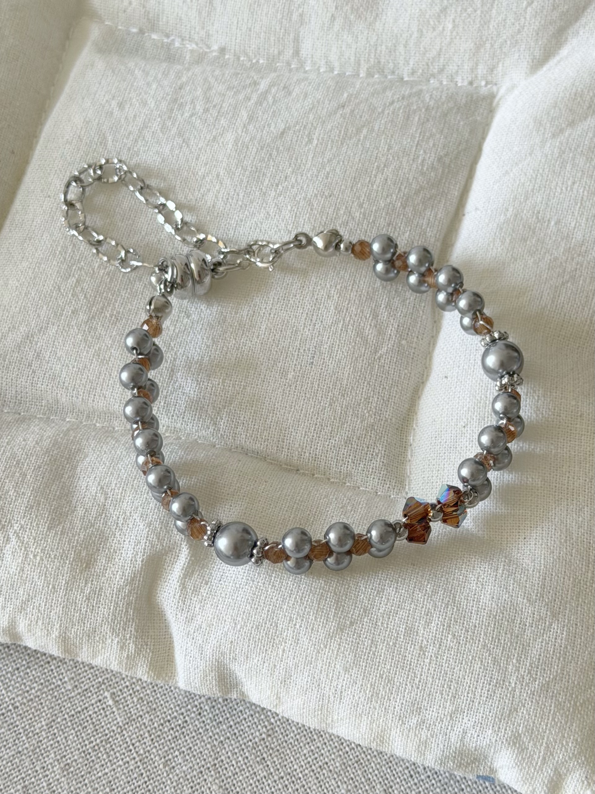 灰珍珠花織手鍊/棕色 