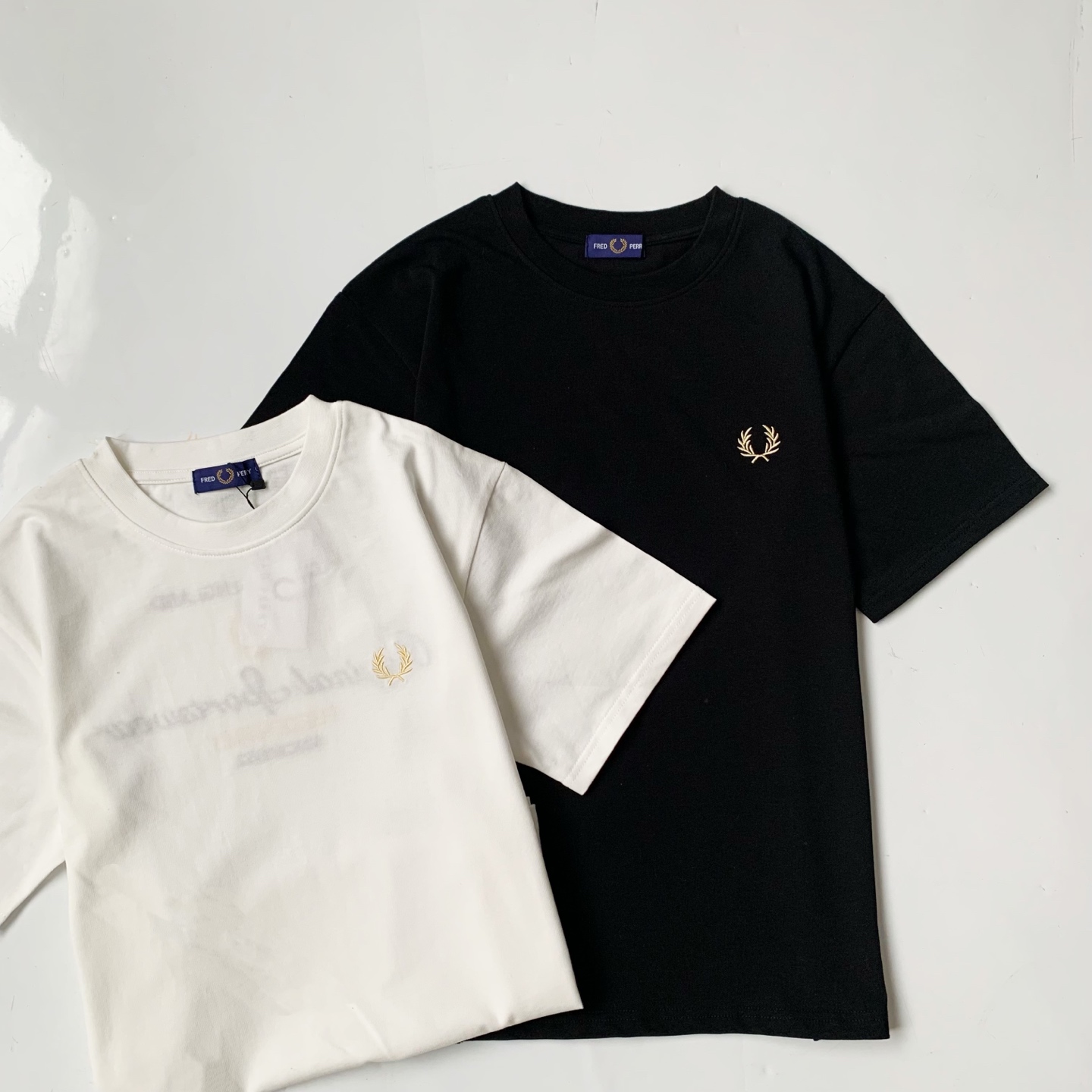 FRED PERRY 麥穗前後刺繡短袖Tee 