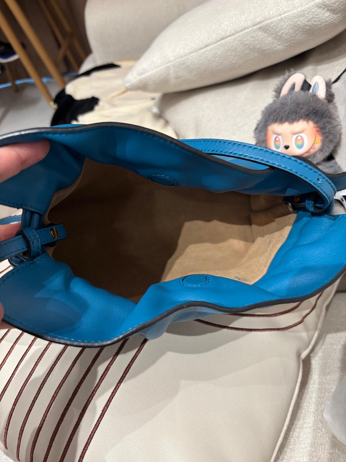 Loewe Flamenco Bag Calfskin 100%Authentic, 98%New ✅Tag✅Dust bag