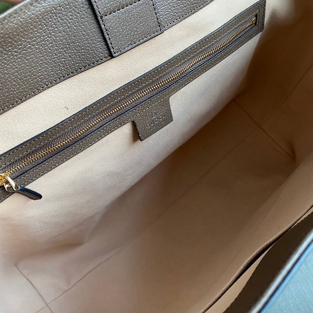 👜Ophidia系列融合了两个最具标志性的经典品牌元素：G631685:38/28/14cm！GG图案和条纹织带，且每一季均以全新造型和材质推陈出新。这款中号手提包新品采用了实用的全新造型并融入辨识度极高的设计元素，饰以织纹皮革滚边，顶端点缀双G配件。 附带️全套最新绿色系列环保包装，也可再另外多购买可循环使用帆布购物袋！‼️🤟🏻