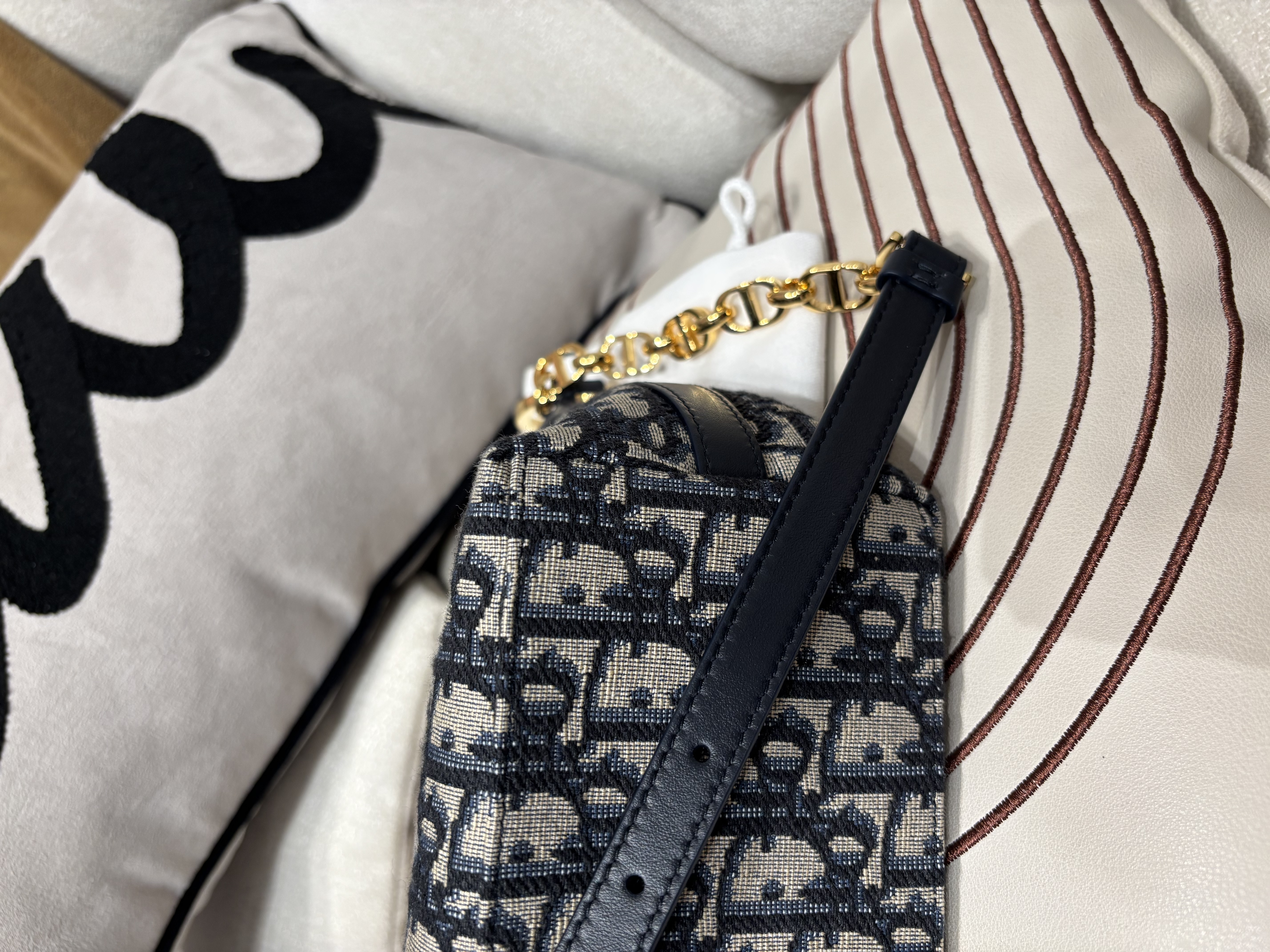 未使用品 Dior pouch Hobo Bag 100%Authentic, Unused 未使用品 ✅專門店收據✅Dust bag✅Box
