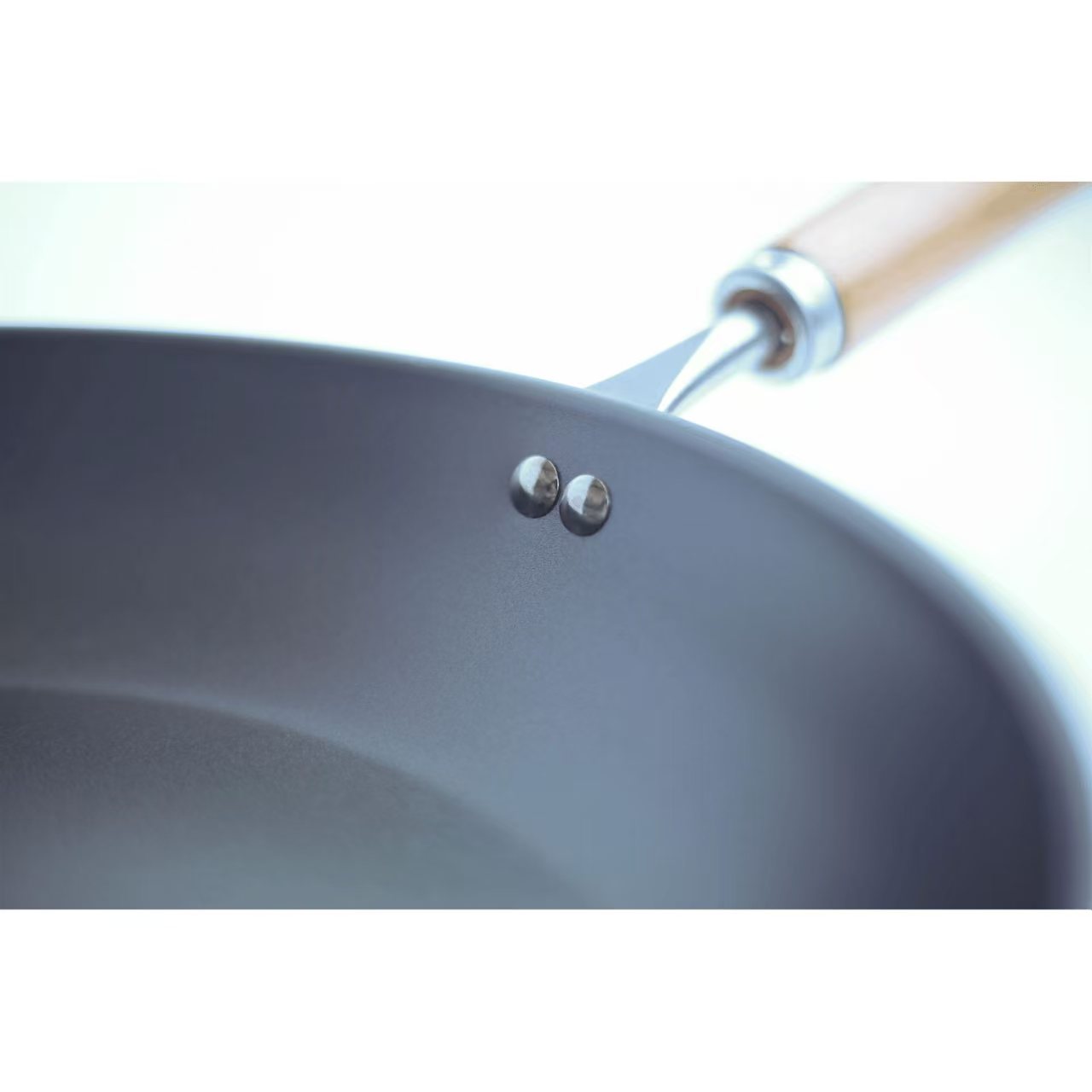 【日本製燕三條】 匠味巧鐵煎鍋 26cm｜電磁爐適用｜輕量化不沾鐵鑊（極致耐用/木柄防燙）