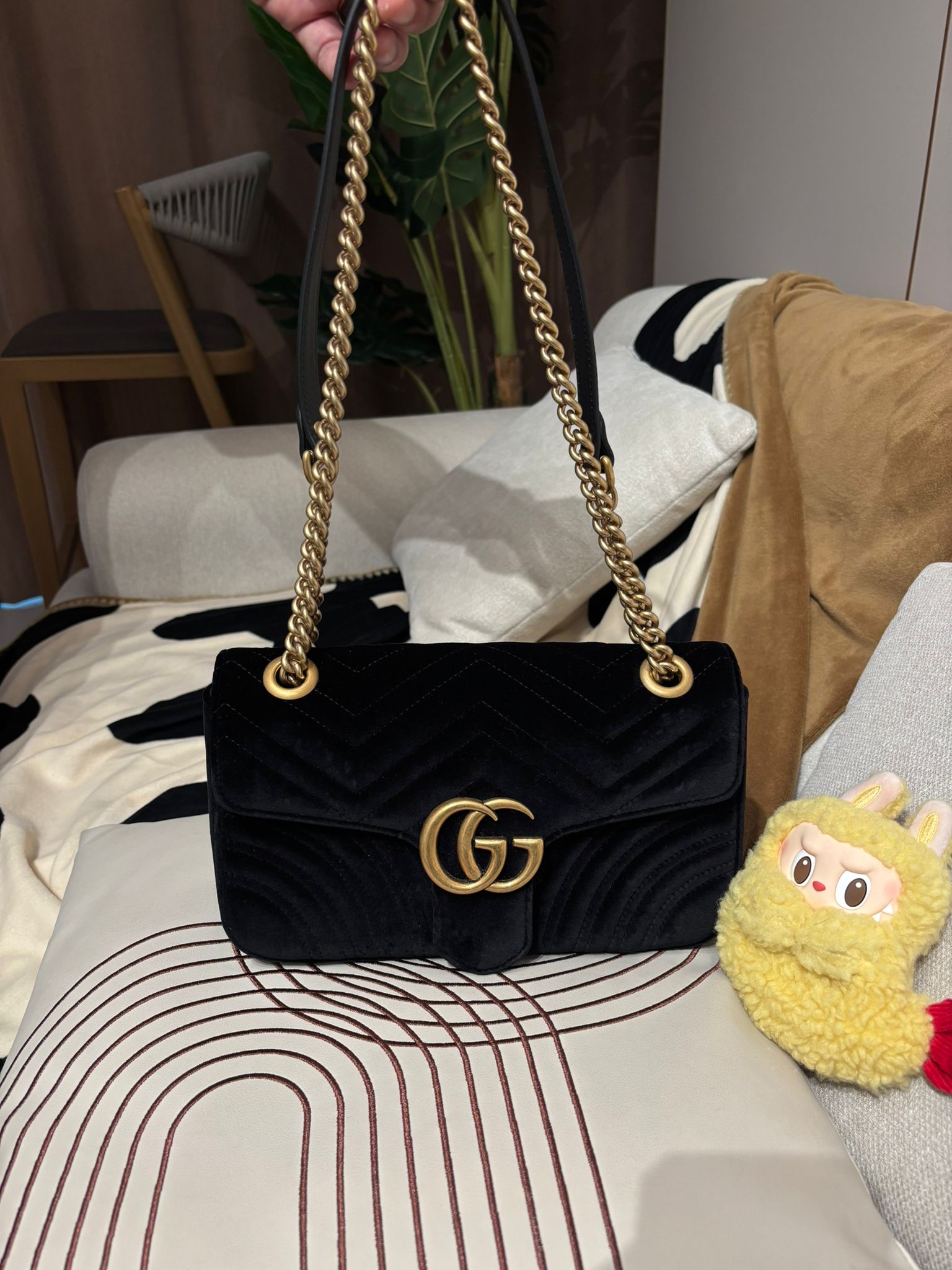 Gucci gg marmont flap 26cm velvet  100%Authentic ,98%new ✅tap ✅dust bag  