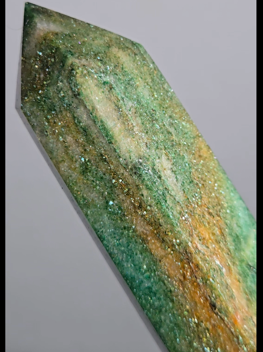 Sparkly green and golden mica fuchsite tower - MCA64