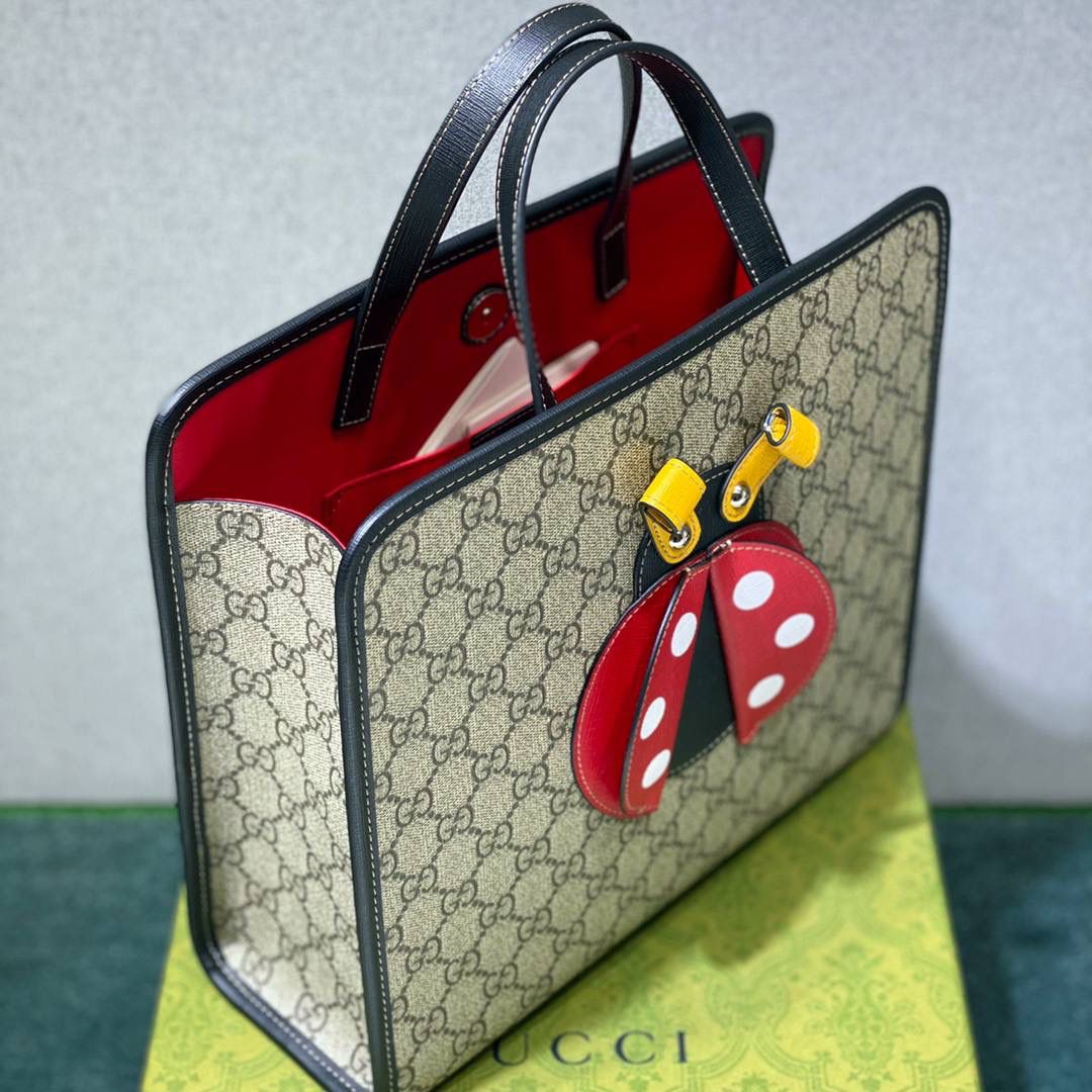 🔥大货实拍 𝙂𝙪𝙘𝙘𝙞 儿童包 小瓢虫系列 型号：664083 尺寸：28.5*25*11cm