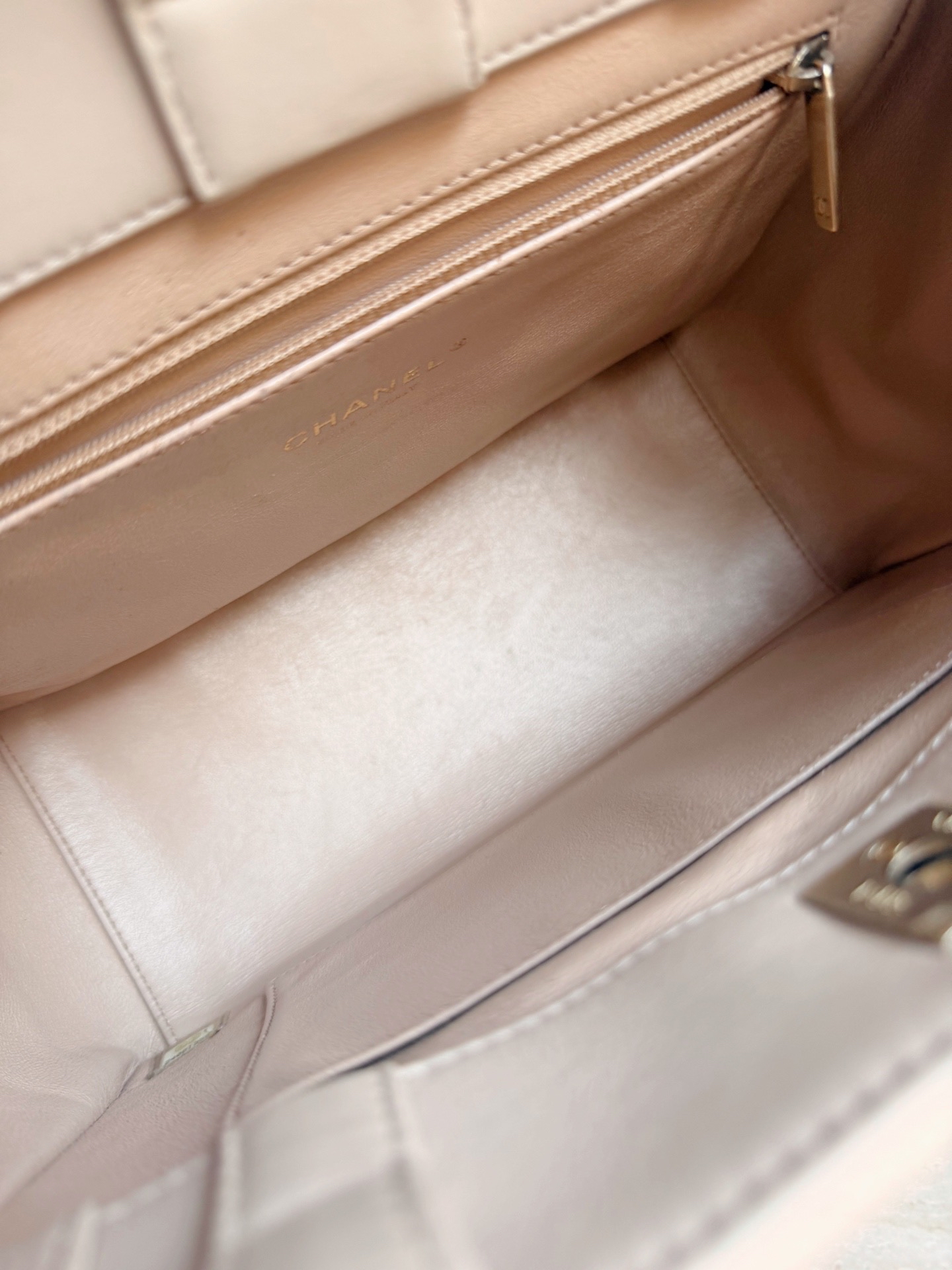 【預訂貨品】Chanel粉色荔枝紋牛皮tote