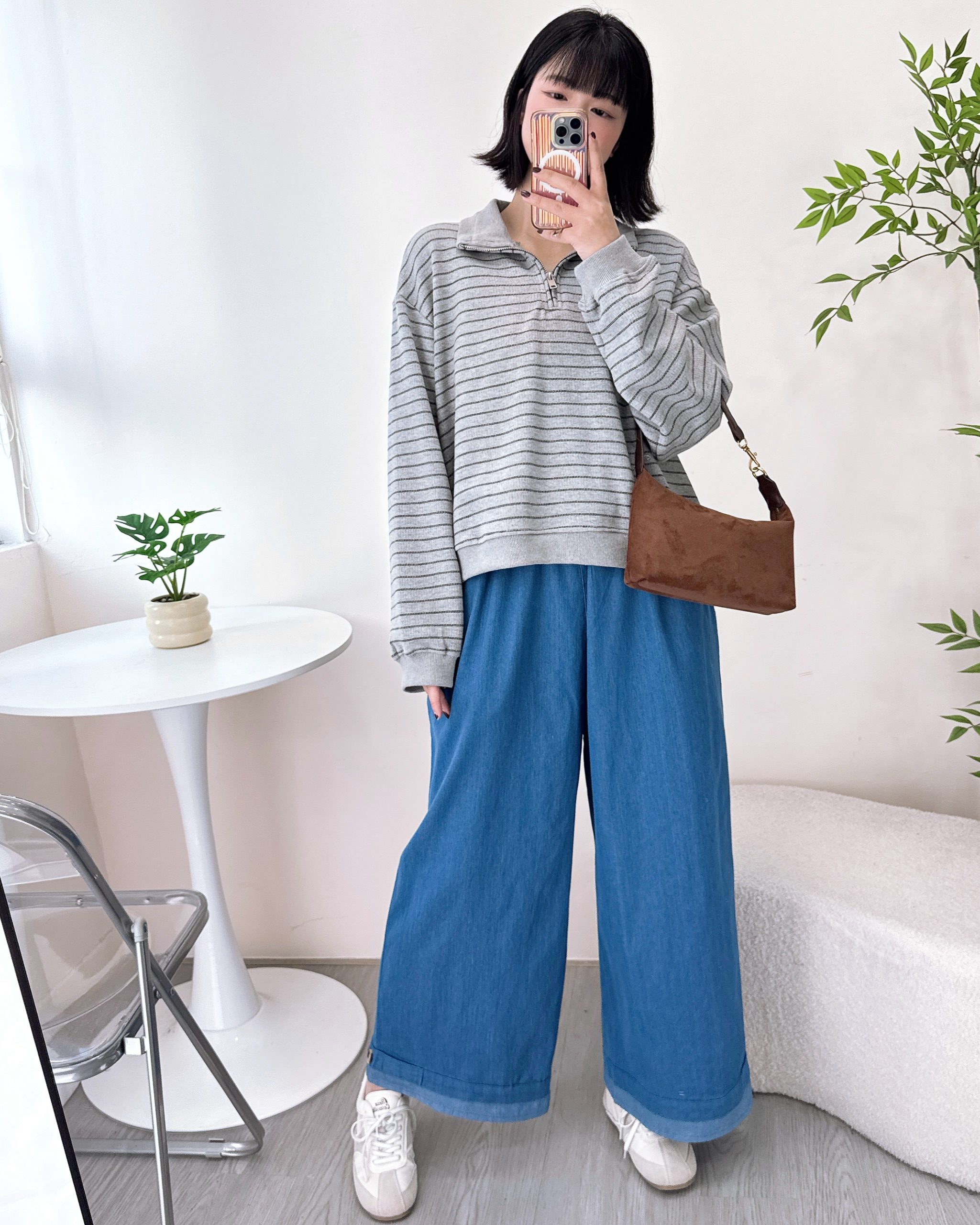 時尚腳鈕扣牛仔闊褲 2色