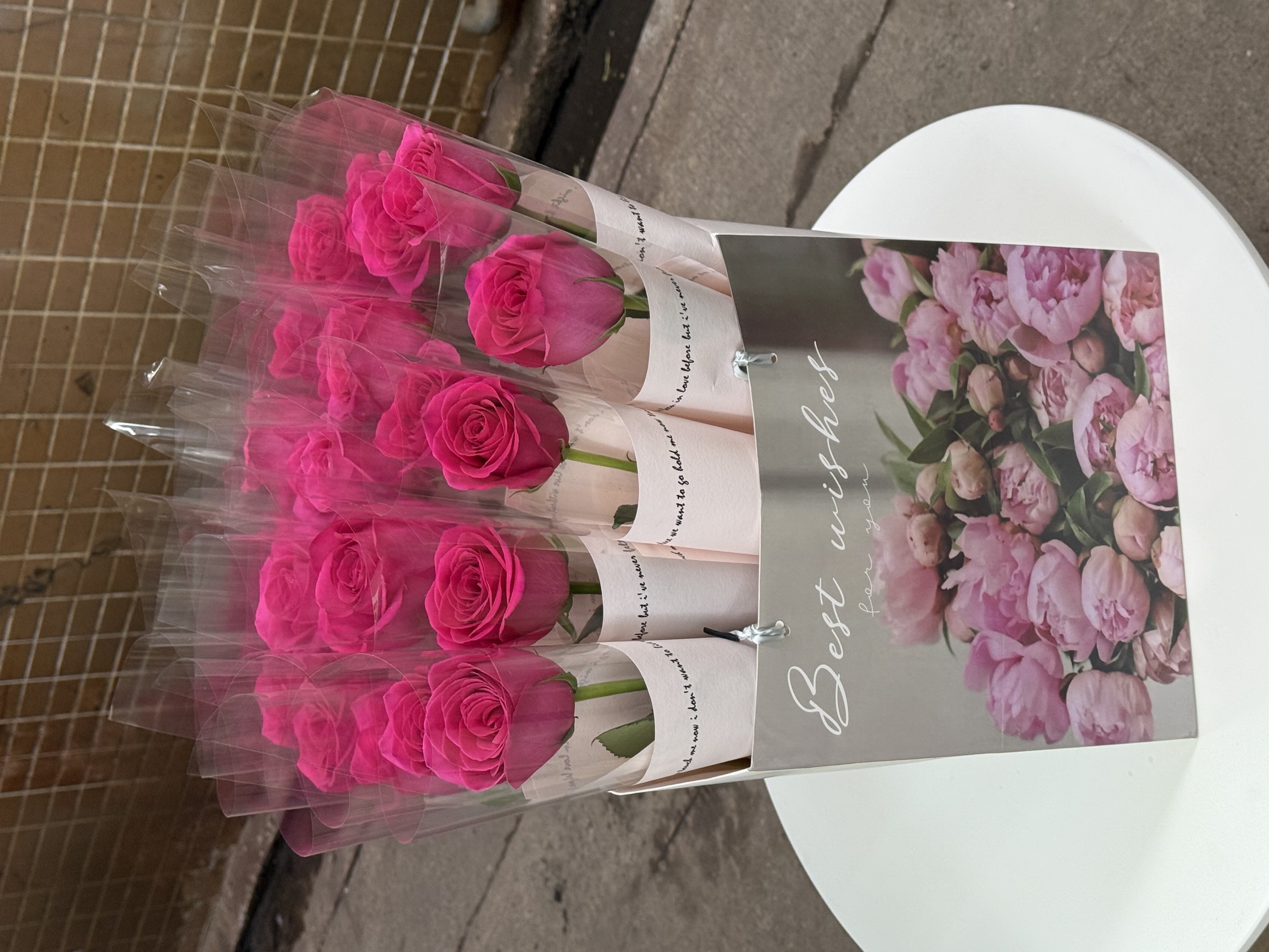 單支玫瑰($25/支)