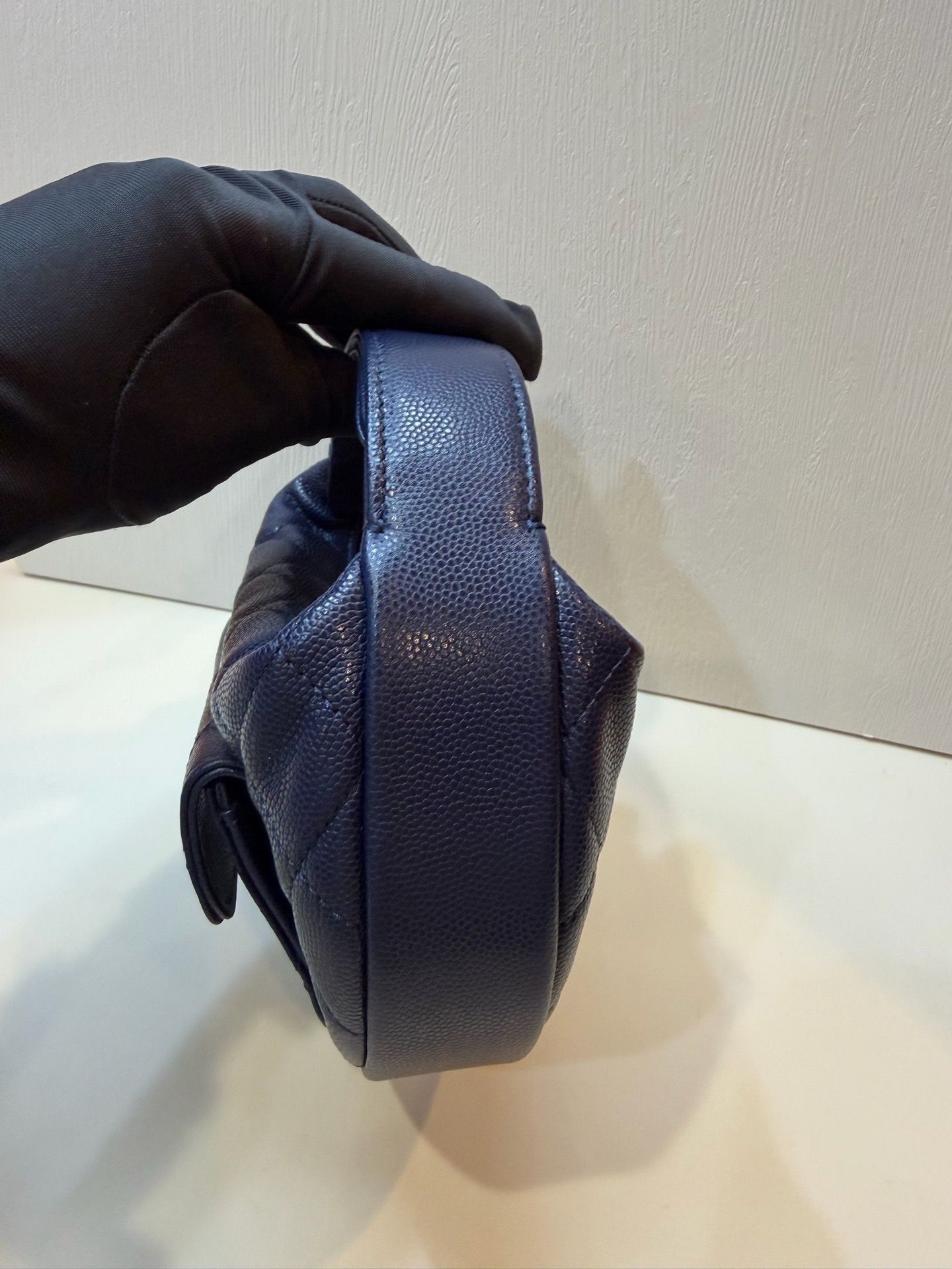 Pre-Owned CHANEL Mini Hobo Bag