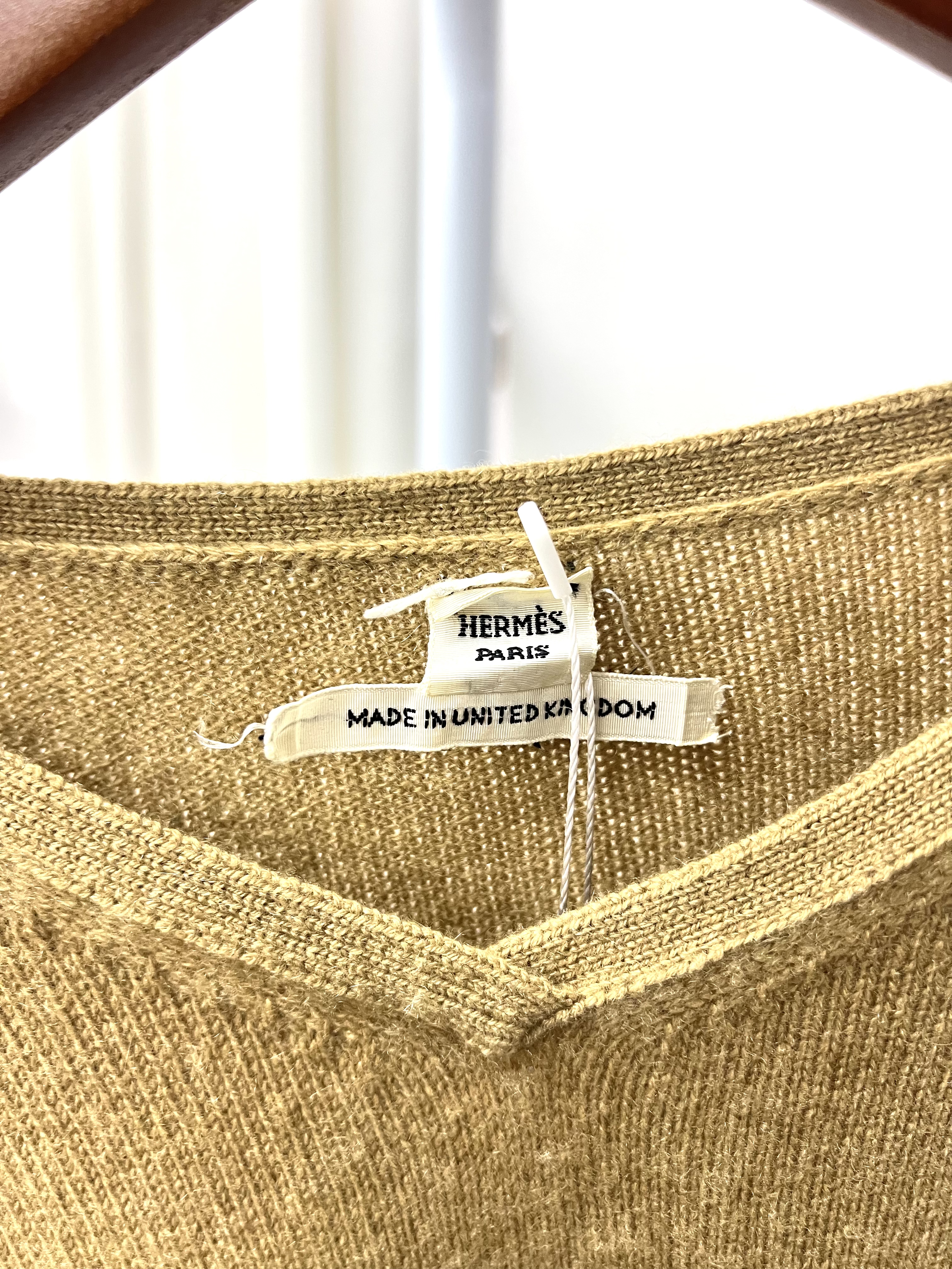 Pre-Owned HERMÉS Cashmere Poncho / Product Code: 26051907